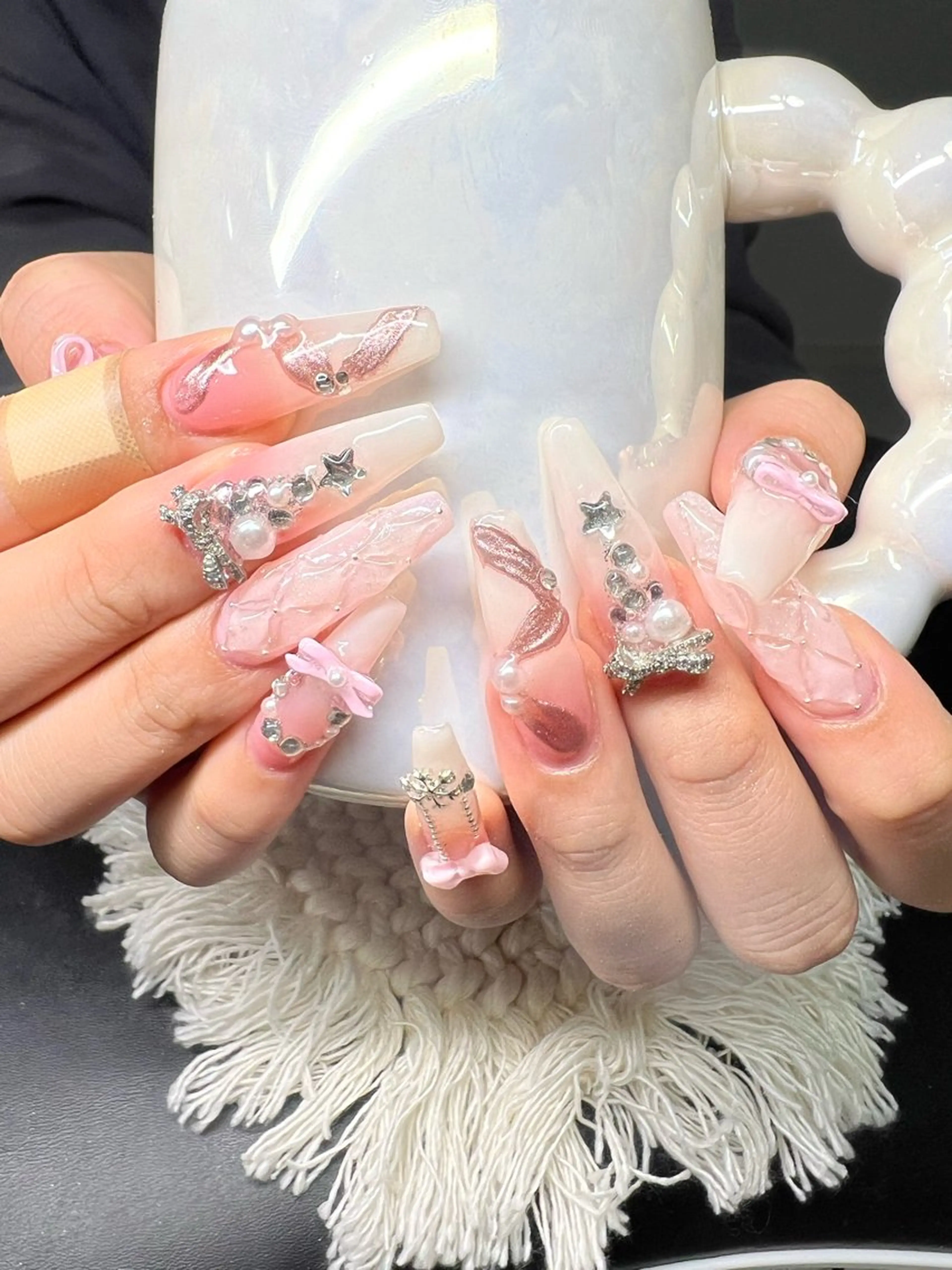 ネイル オーロラネイル チークネイル 長さ出し フットネイル フレンチネイル ハンドネイル Lee Nailsのネイルデザイン