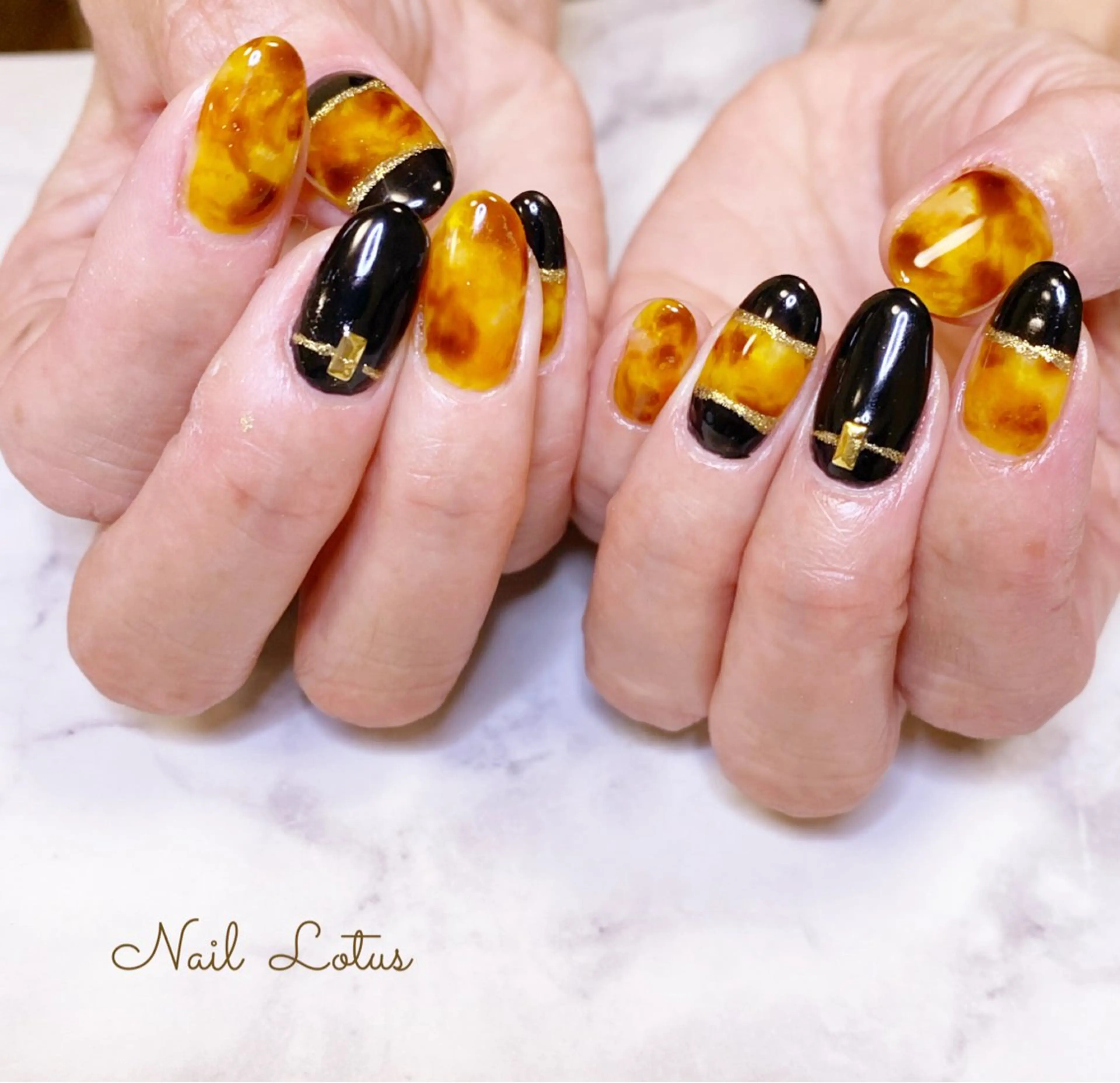 ネイル べっ甲ネイル ハンドネイル ハンドケア ネイル＆脱毛 Lotus🌸のネイルデザイン