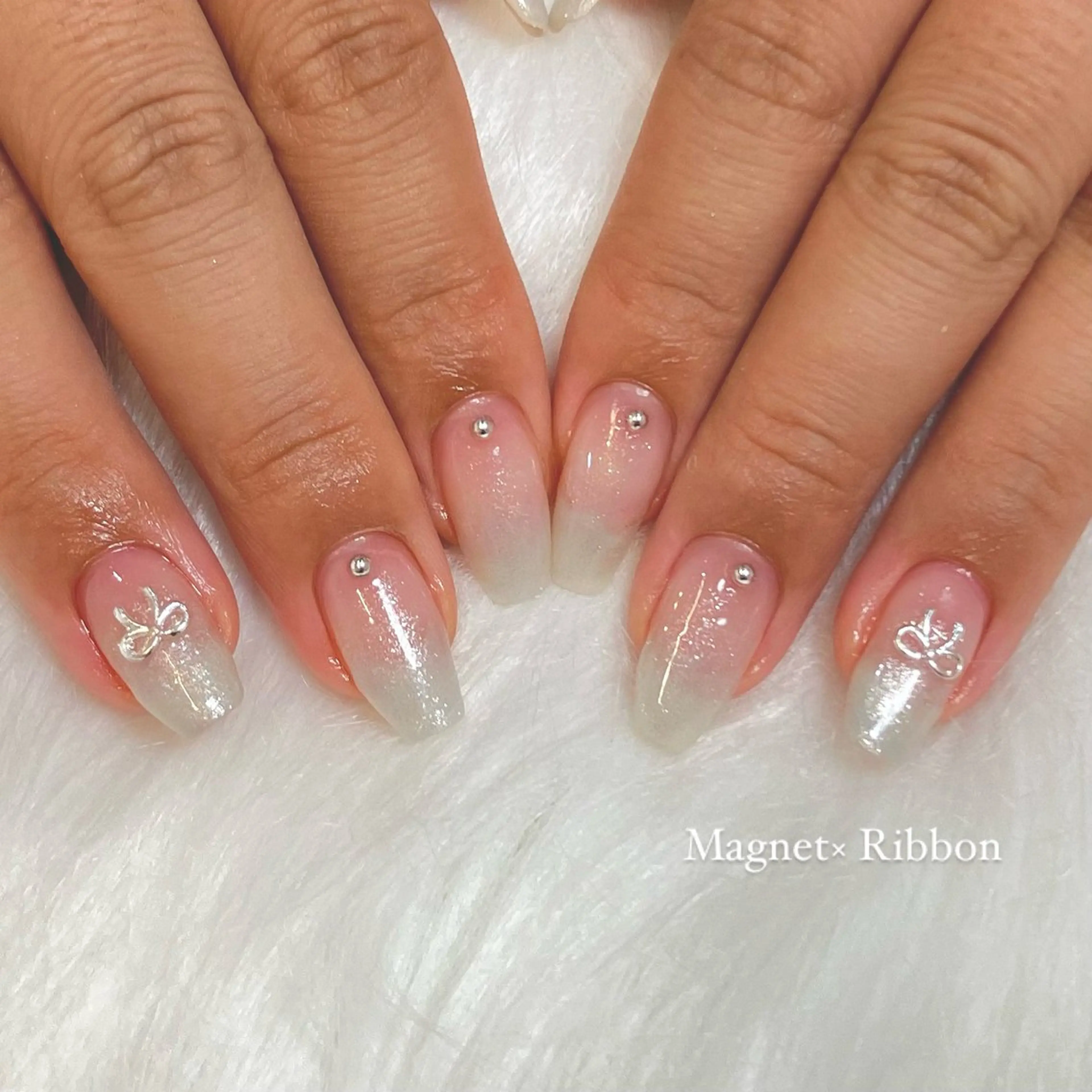 ネイル マグネットネイル リボン SALON nawaのネイルデザイン