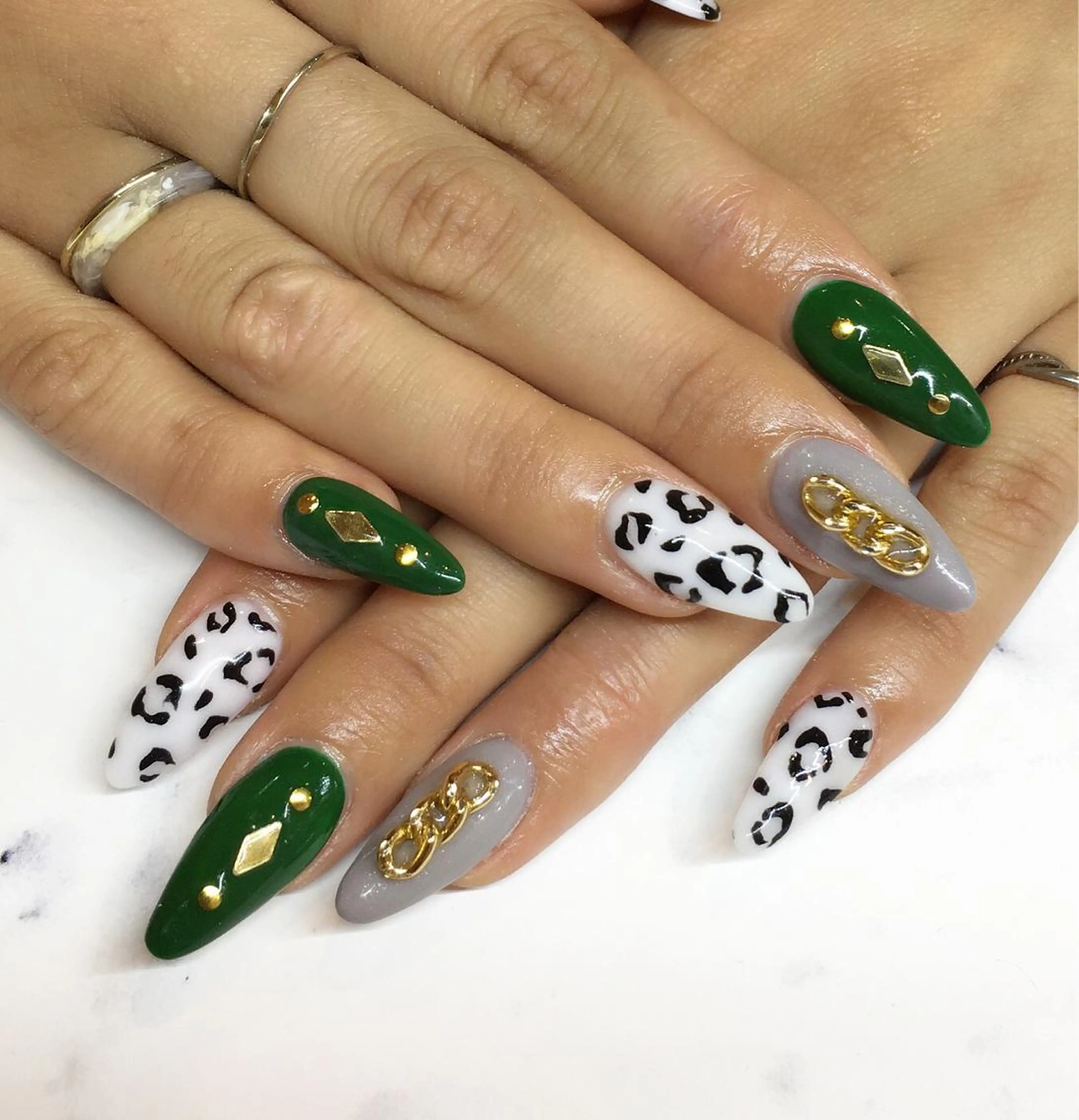 ネイル アニマル柄 持ち込み スカルプネイル nail salon Soeurのネイルデザイン