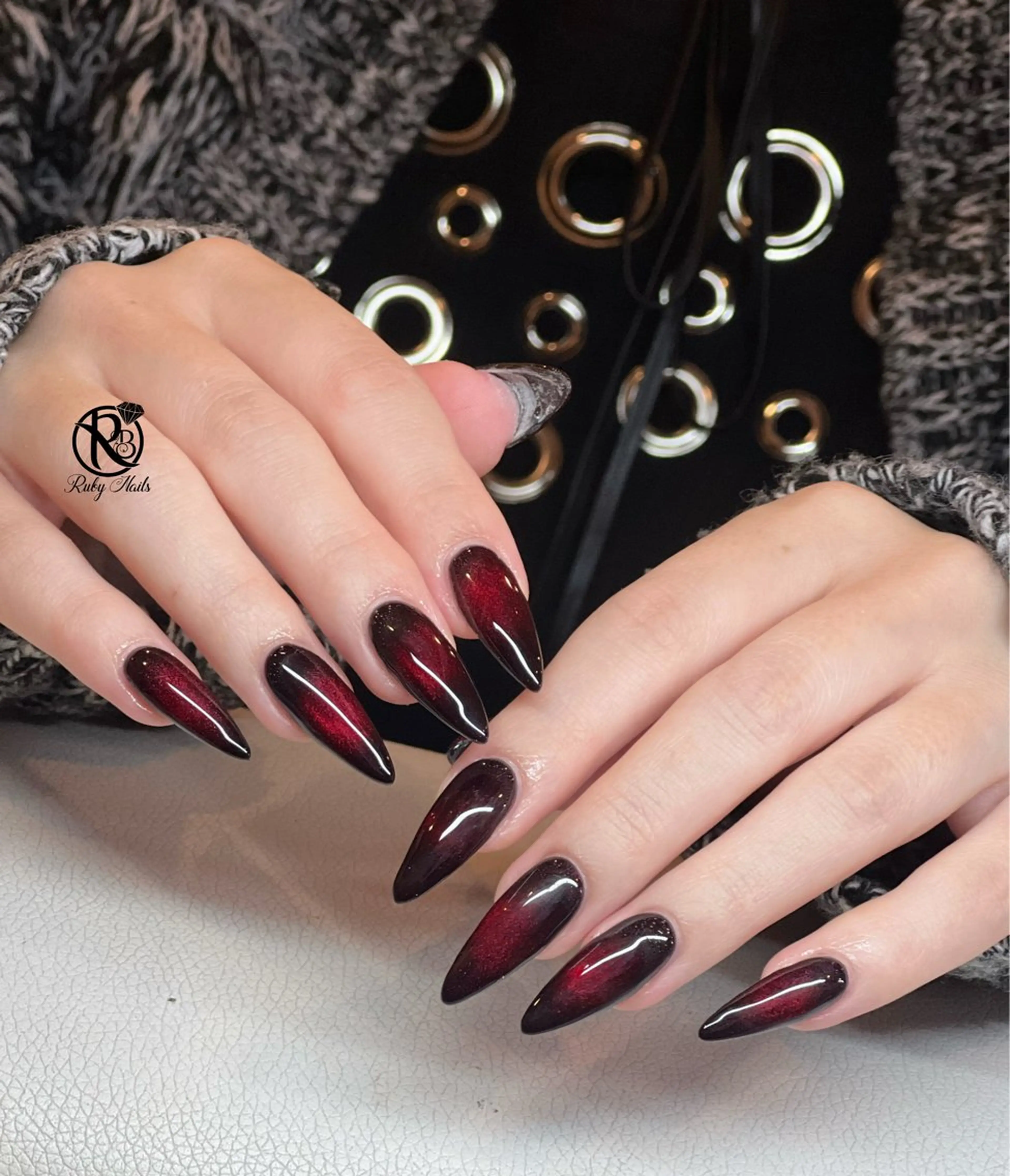 ネイル ボルドー ブラウン チークネイル ドット フットネイル ハンドネイル RUBY Nail 日暮里店のネイルデザイン