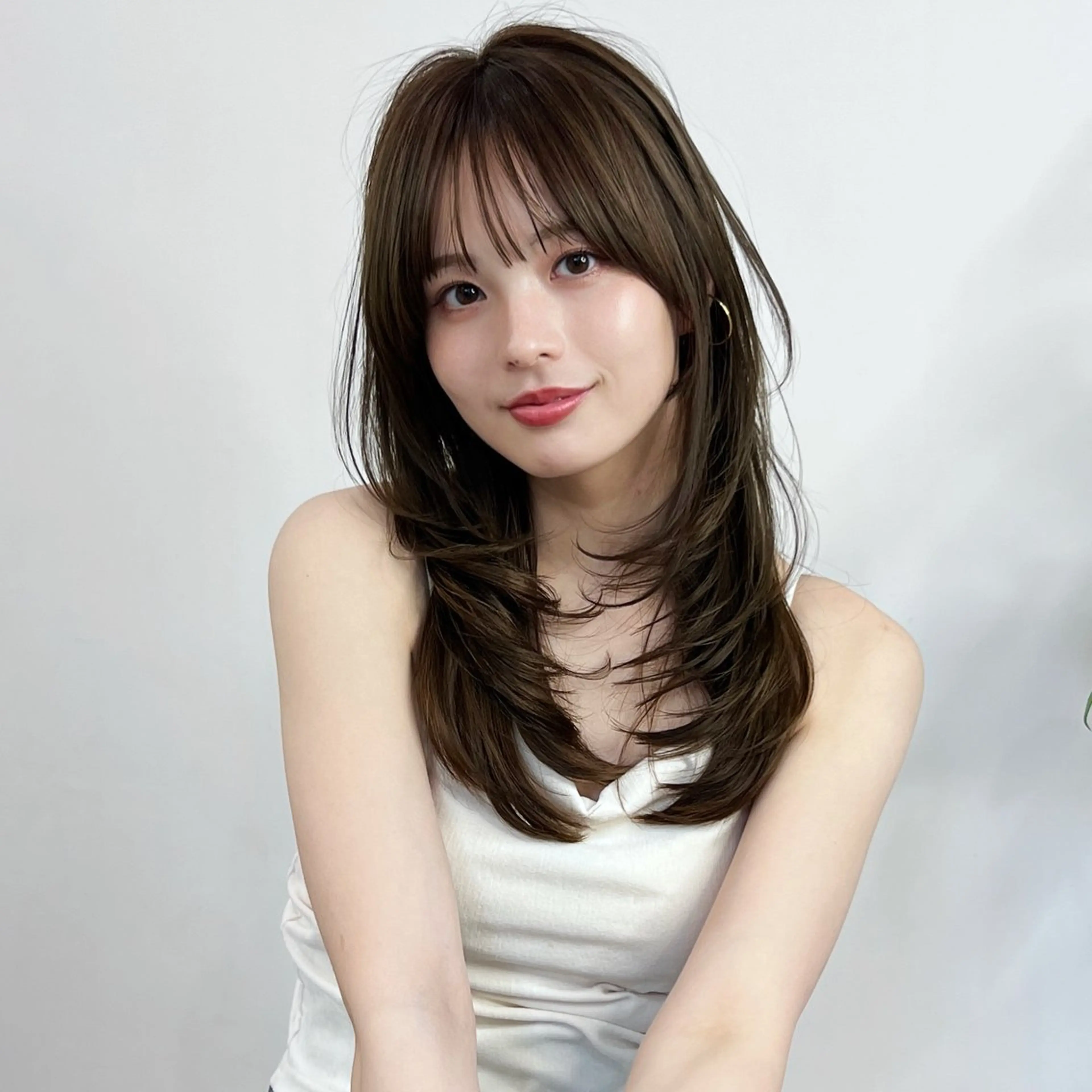 セミロング カラー レイヤーカット 小顔カット カット ヘアカラー トリートメント 武田涼レイヤーカット 髪質改善×縮毛矯正のヘアスタイル