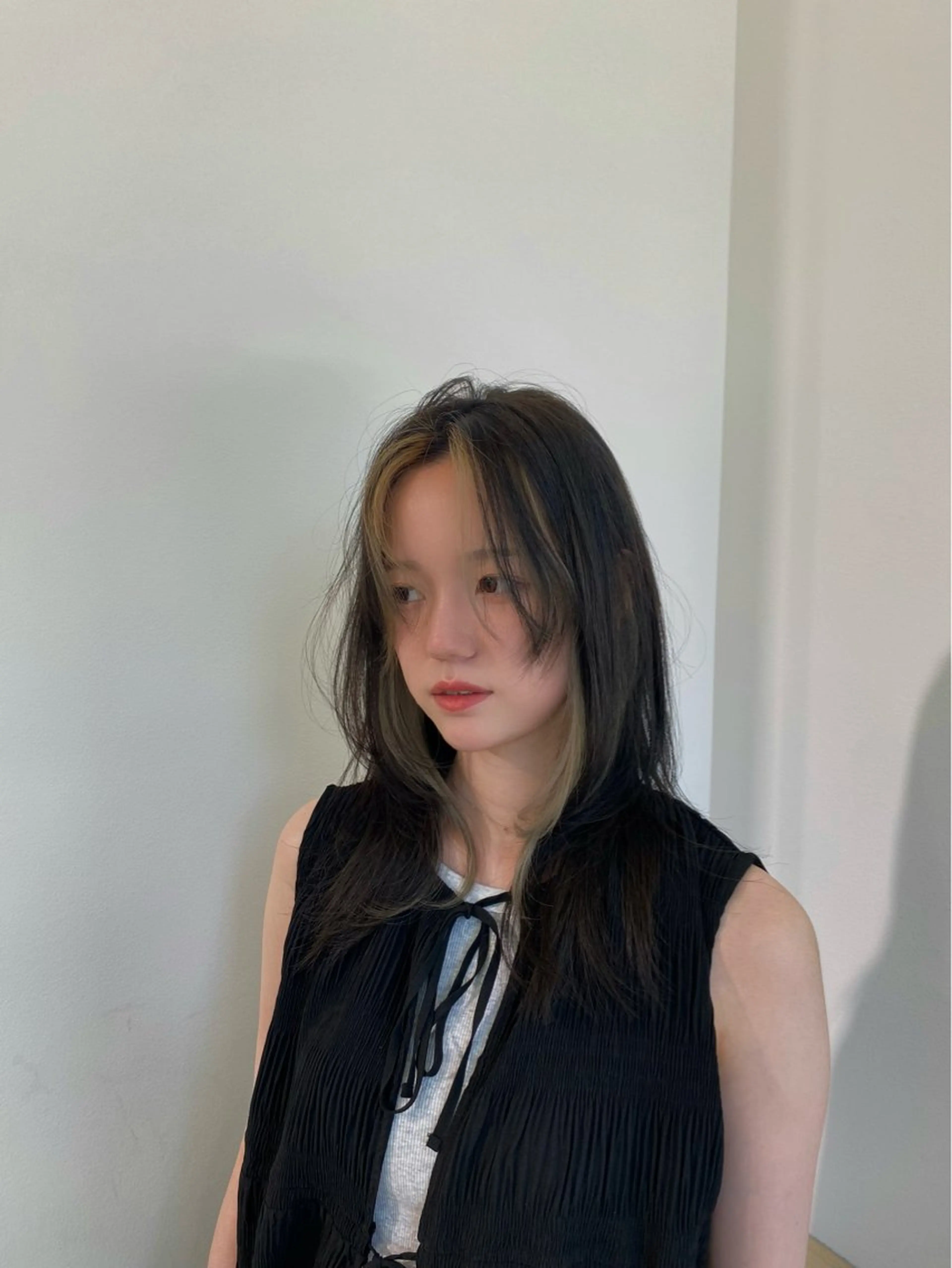 セミロング カラー 顔周りカット 小顔カット ヘアカラー Yamada Ami🪐のヘアスタイル