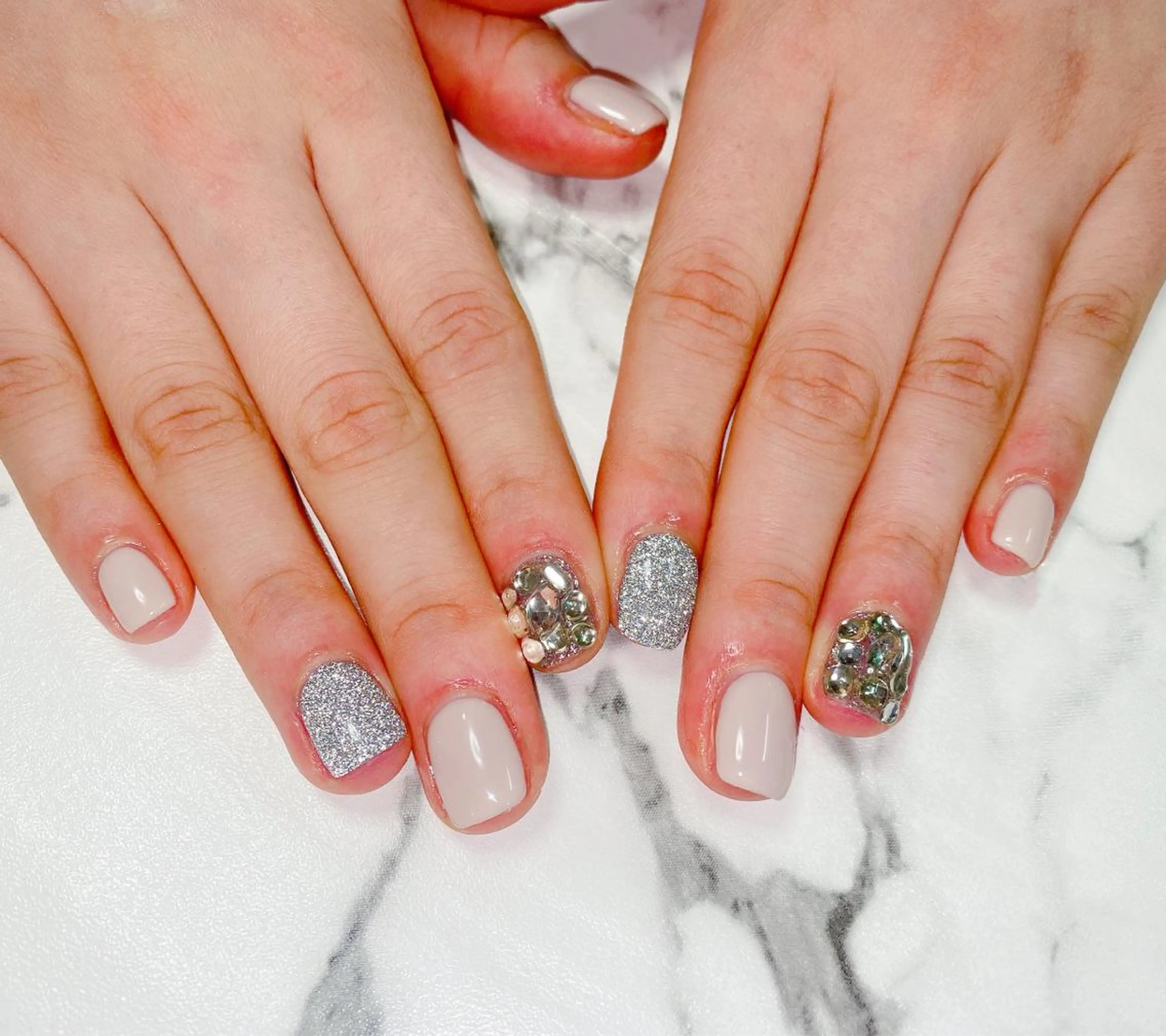 ロング カラー ネイル アートネイル Q Free nailsのネイルデザイン