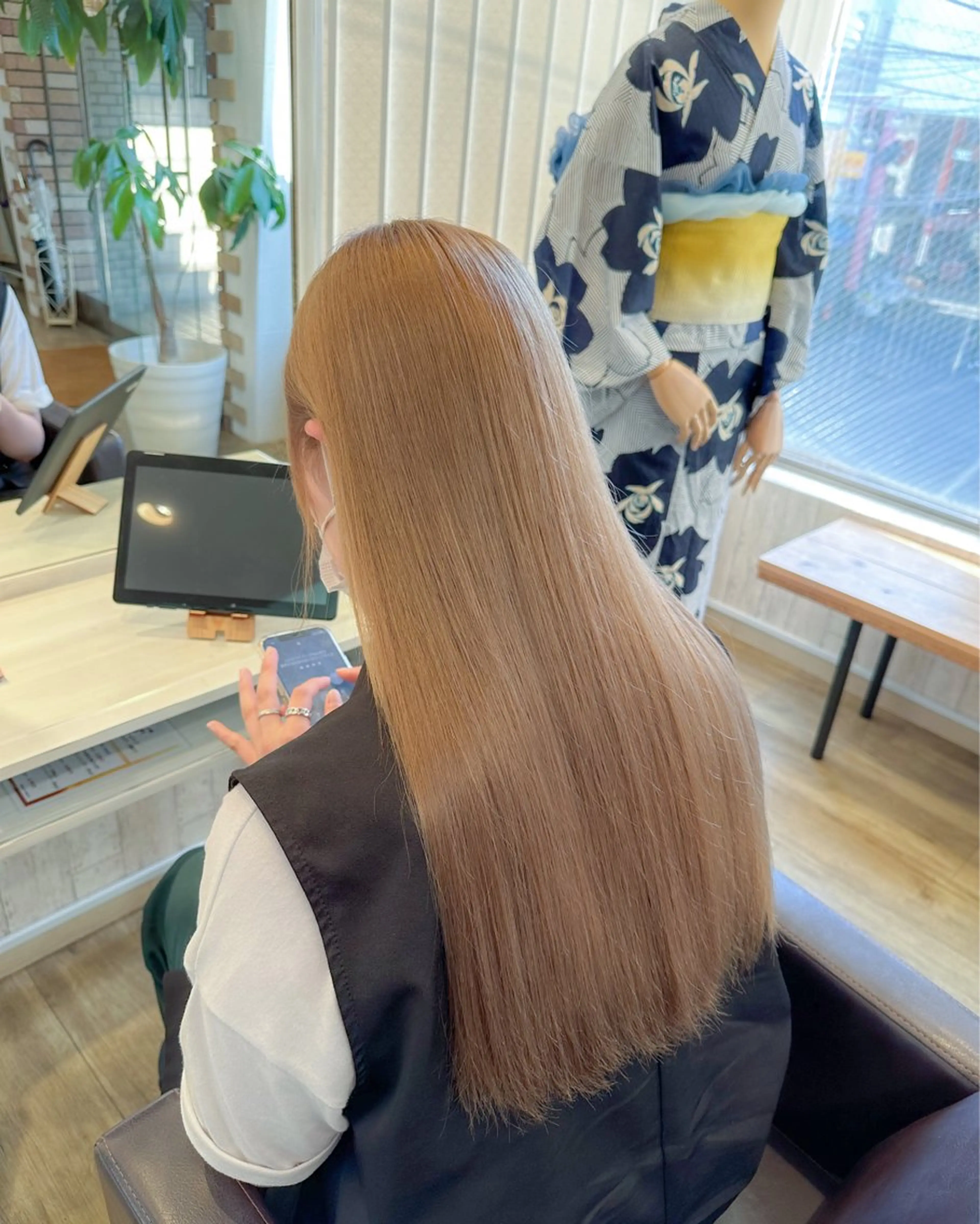 ロング カラー regalo 森重ユウのヘアスタイル