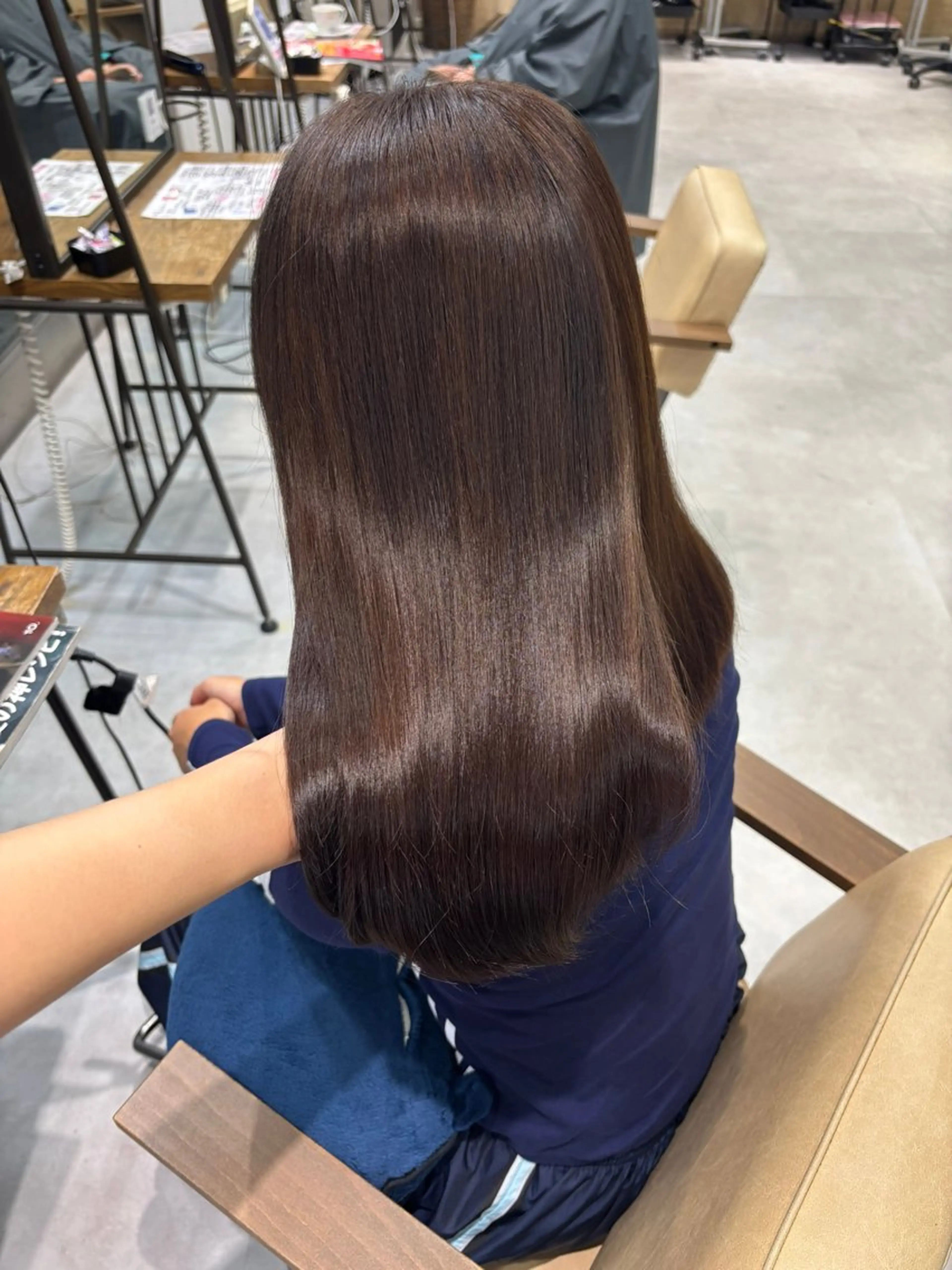 セミロング カラー カット ヘアカラー ヘッドスパ 井上 真子のヘアスタイル