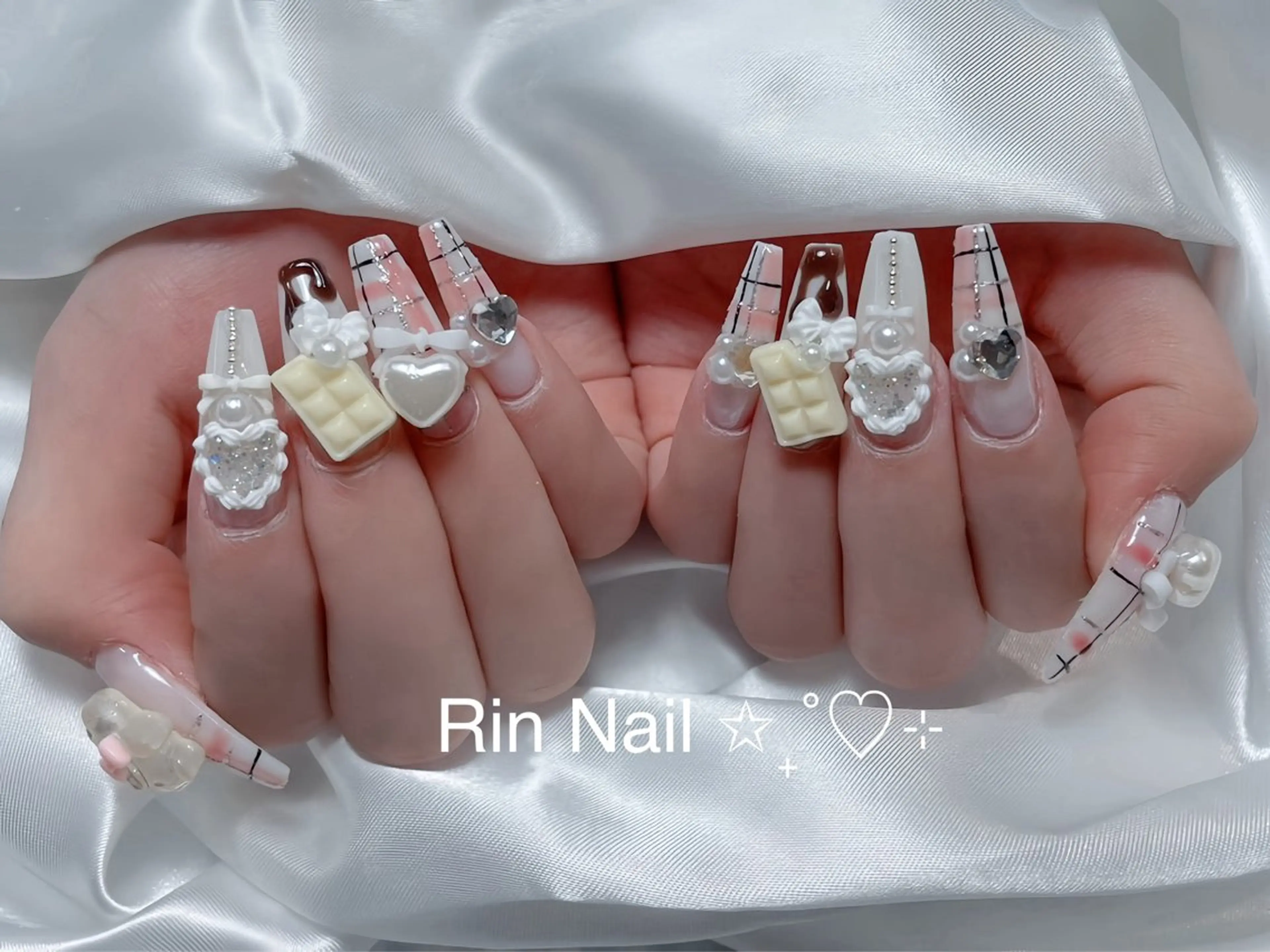 ネイル アートネイル ジェルネイル ロングネイル ニュアンスネイル スカルプネイル ハンドネイル Rin Nail 新大久保店のネイルデザイン