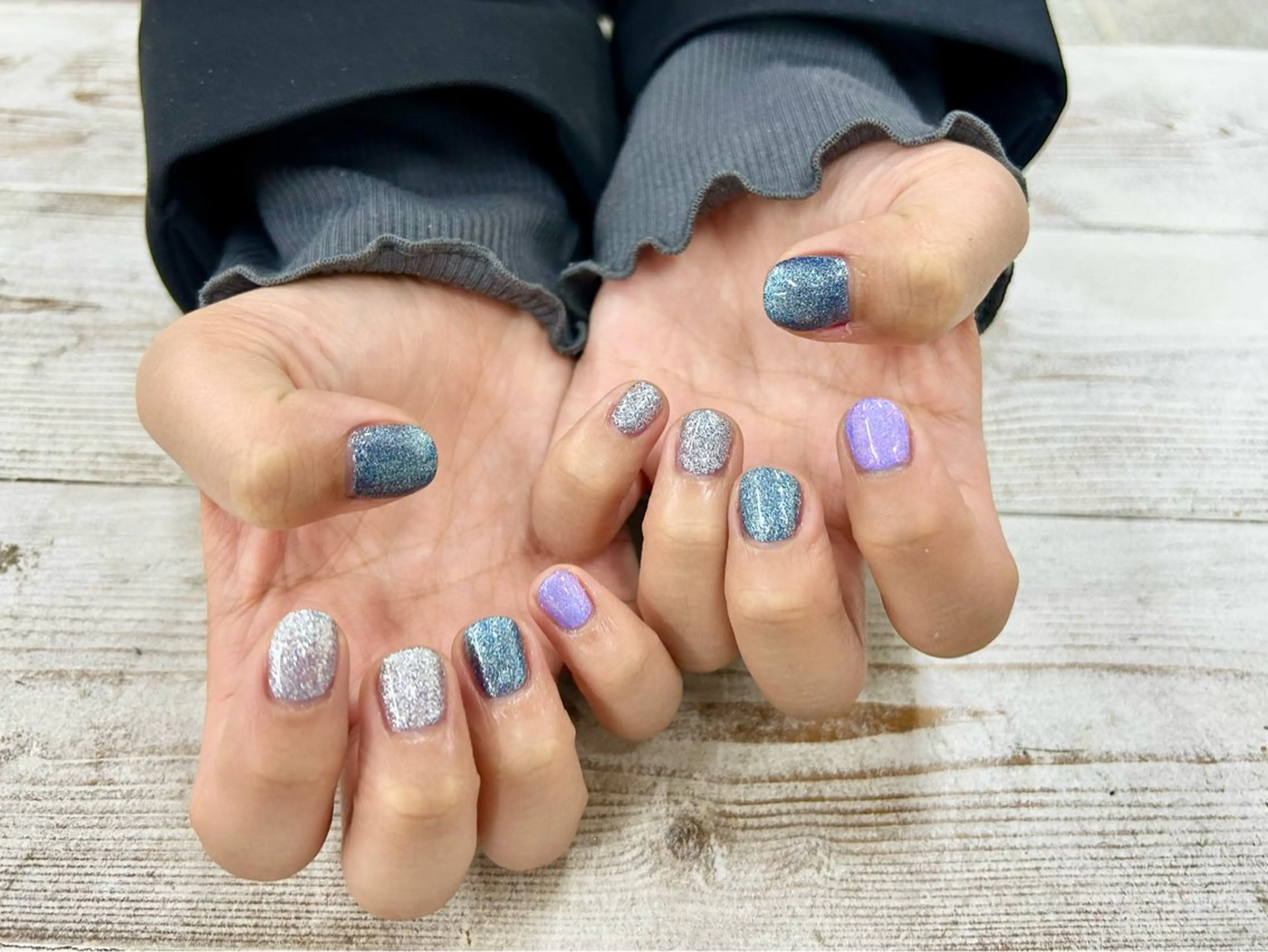 ハンドジェルワンカラーorグラデーション【オフ有】ワンカラーの場合3色まで色変えOK！※スカルプオフの場合＋600円の写真