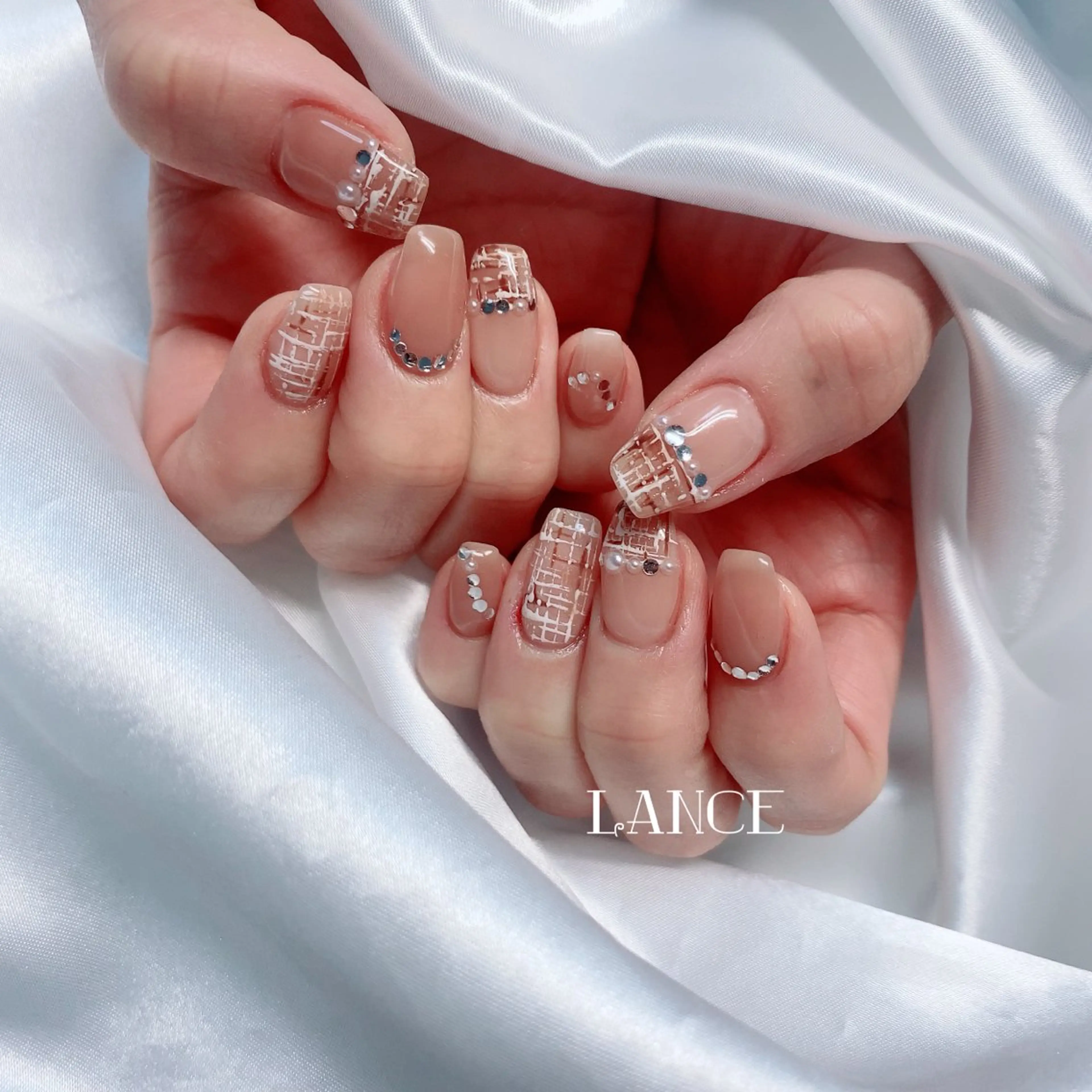 ネイル オーロラネイル フレンチネイル キラキラネイル ニュアンスネイル ピンク ハンドネイル Lance nailのネイルデザイン