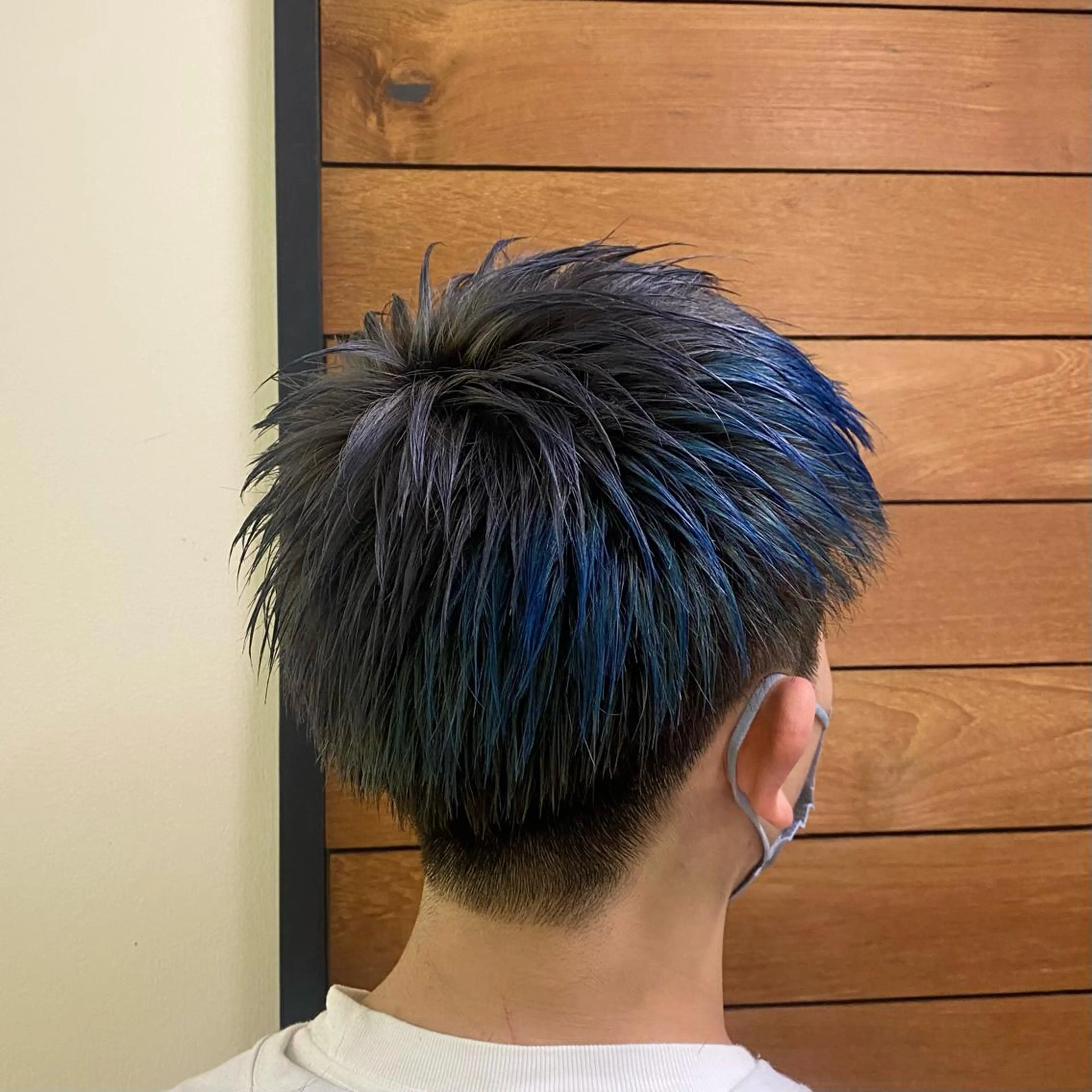 ショート カラー メンズ メンズブリーチ ブリーチ ブルーカラー LITA BRANCHE所属・マンツーマンサロン 🤍Tanakaのヘアスタイル