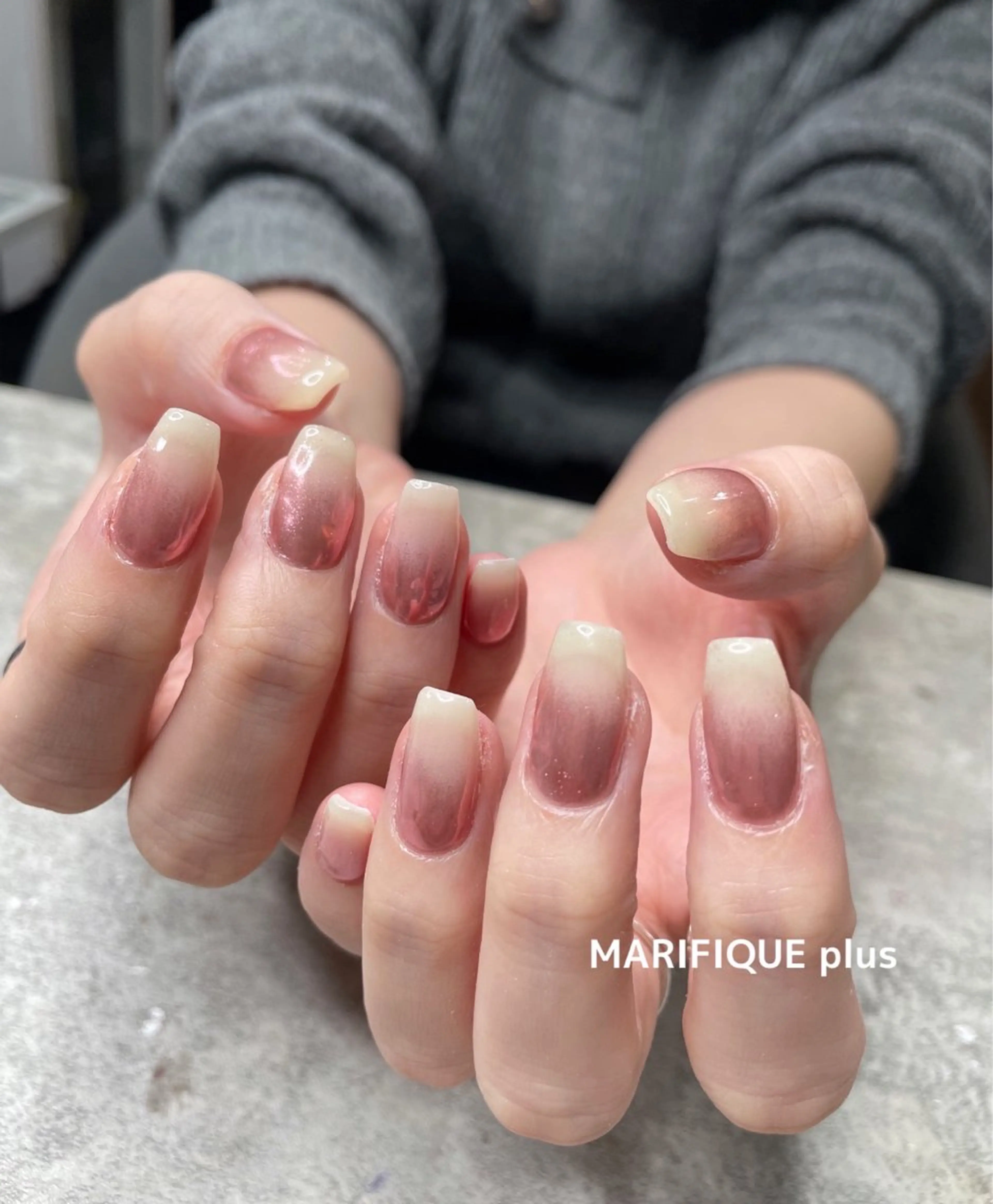 ネイル グラデーション ミラーネイル ピンク ハンドネイル ma riのネイルデザイン