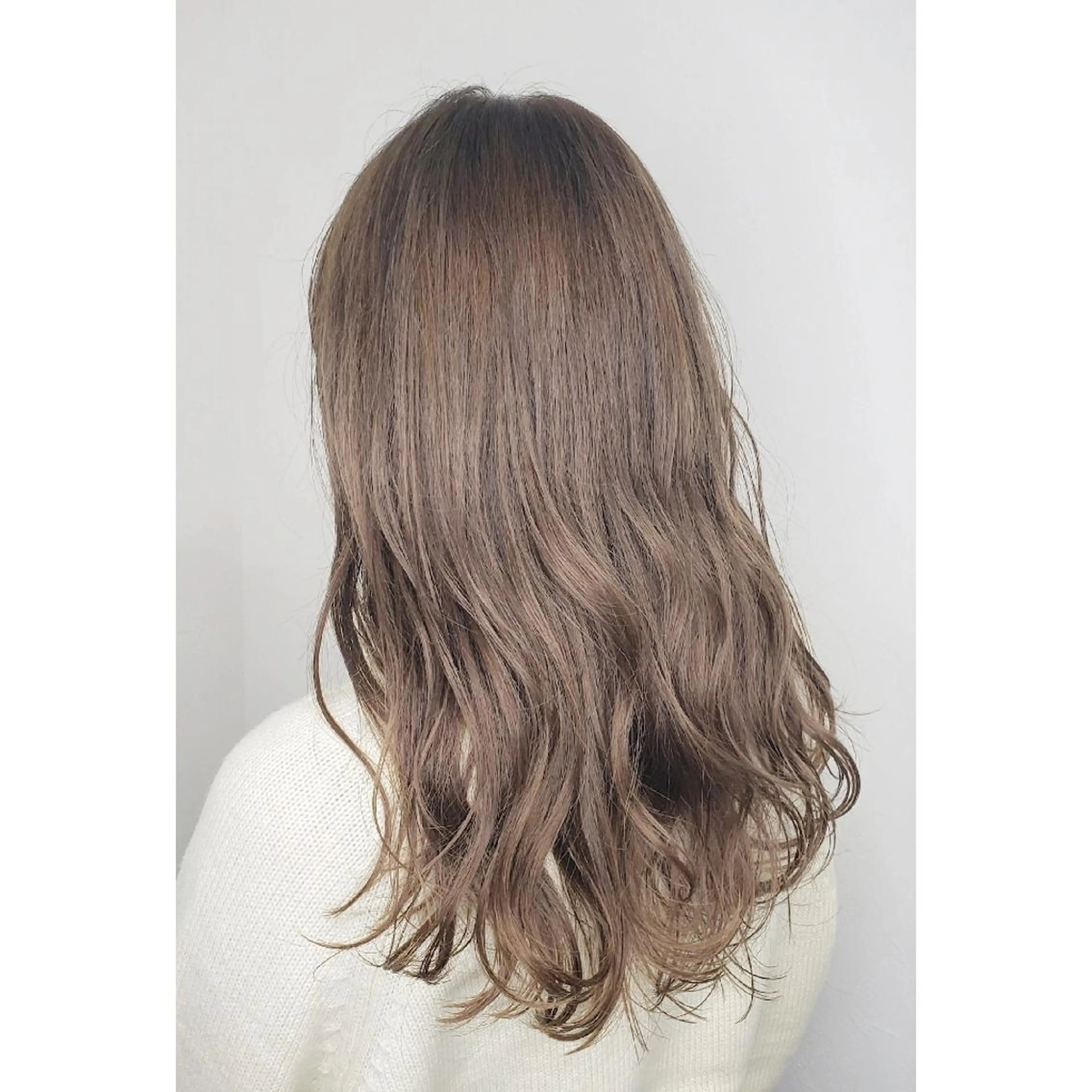 セミロング カラー ヘアアレンジ ベージュカラー ブリーチ ケアブリーチ 透明感カラー 髪質改善サロン🍃 AIRI のヘアスタイル