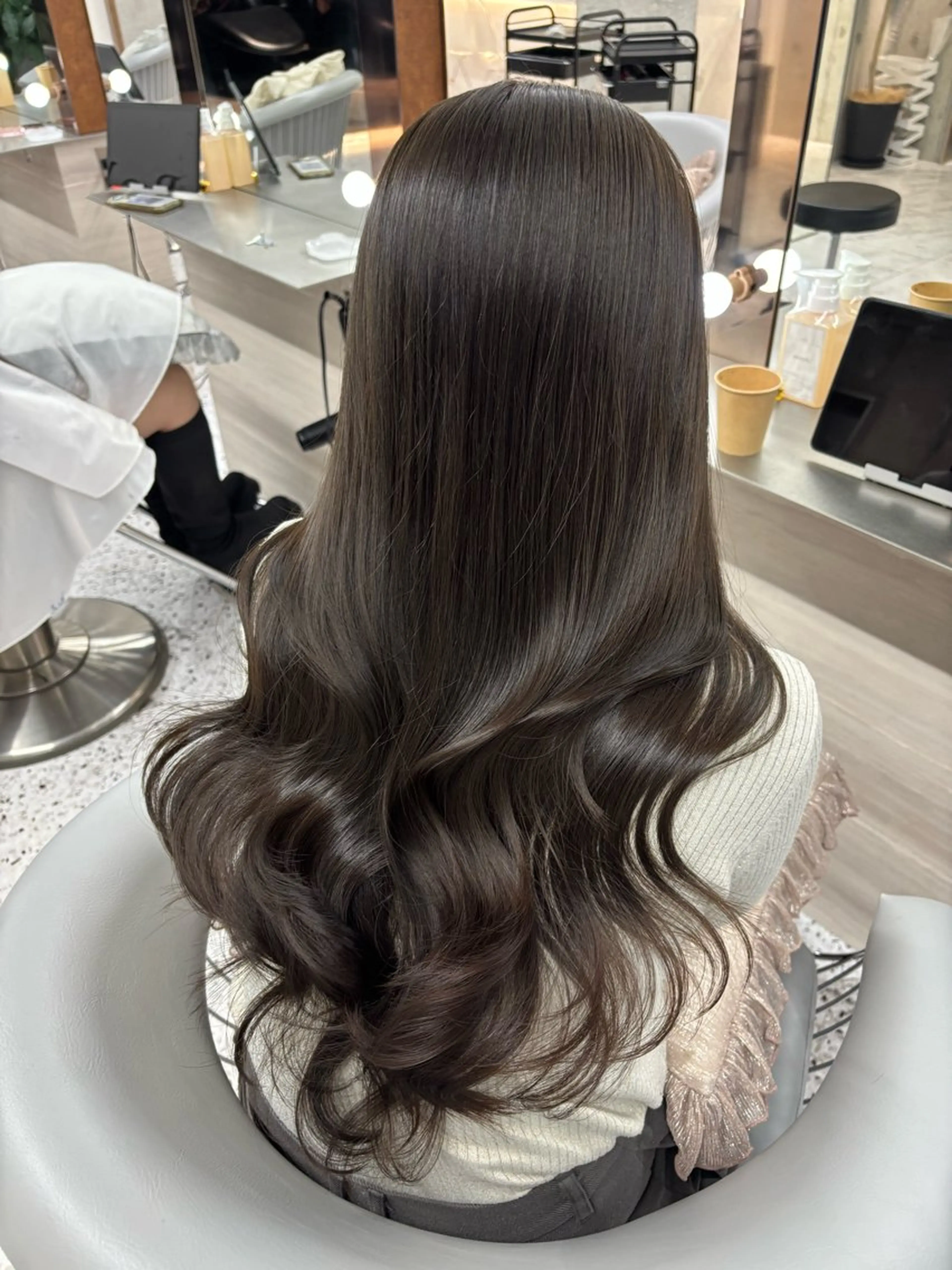 ロング カラー グレージュ オリーブグレージュ オリーブグレー ヘアカラー トリートメント 🍒ブリーチなしカラ ー／Sakura🍒のヘアスタイル