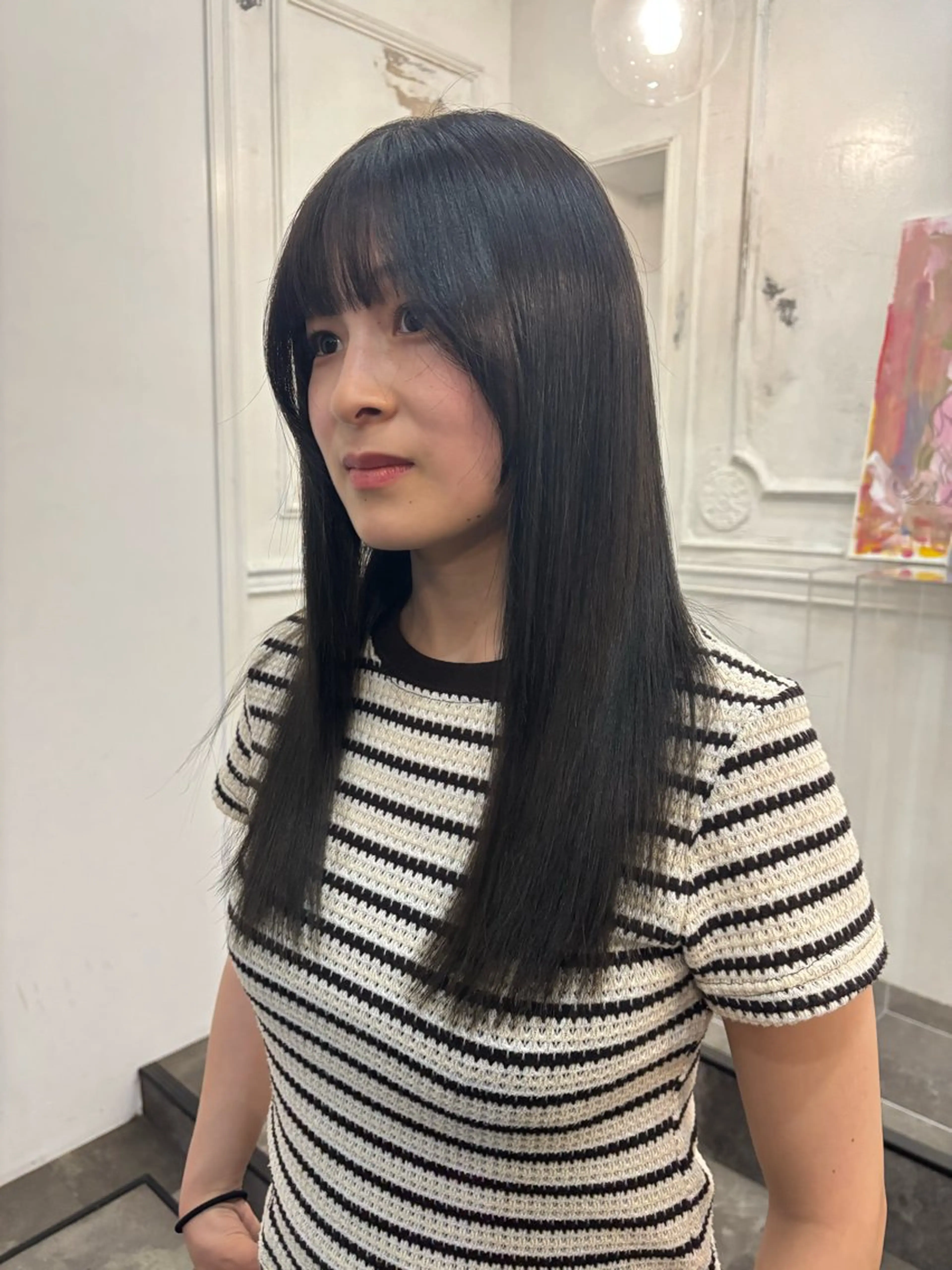 セミロング 顔まわりレイヤー レイヤーカット カット ヘアカラー comeghead 琴音のヘアスタイル