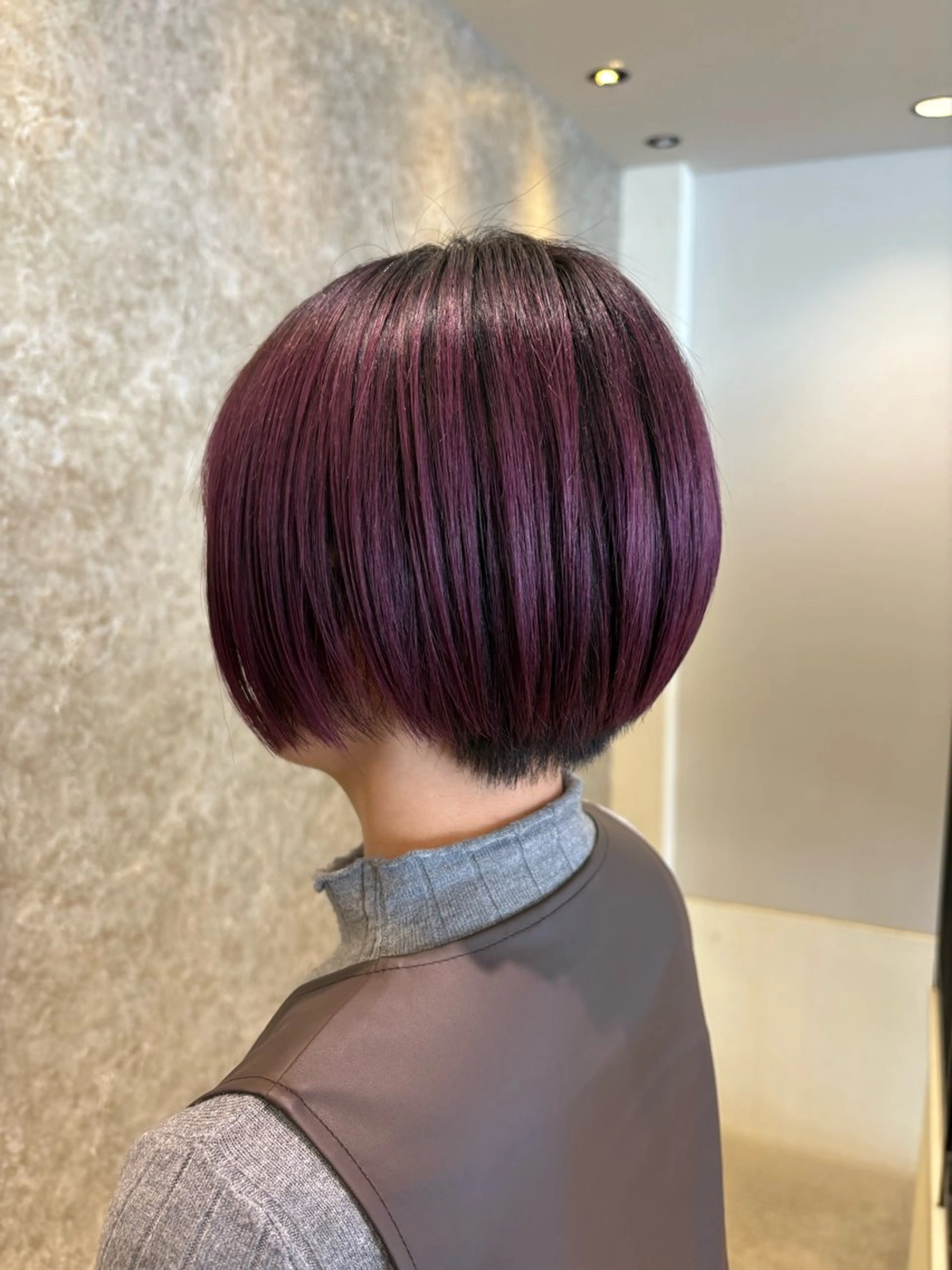 ショート カラー アベ ミスズのヘアスタイル