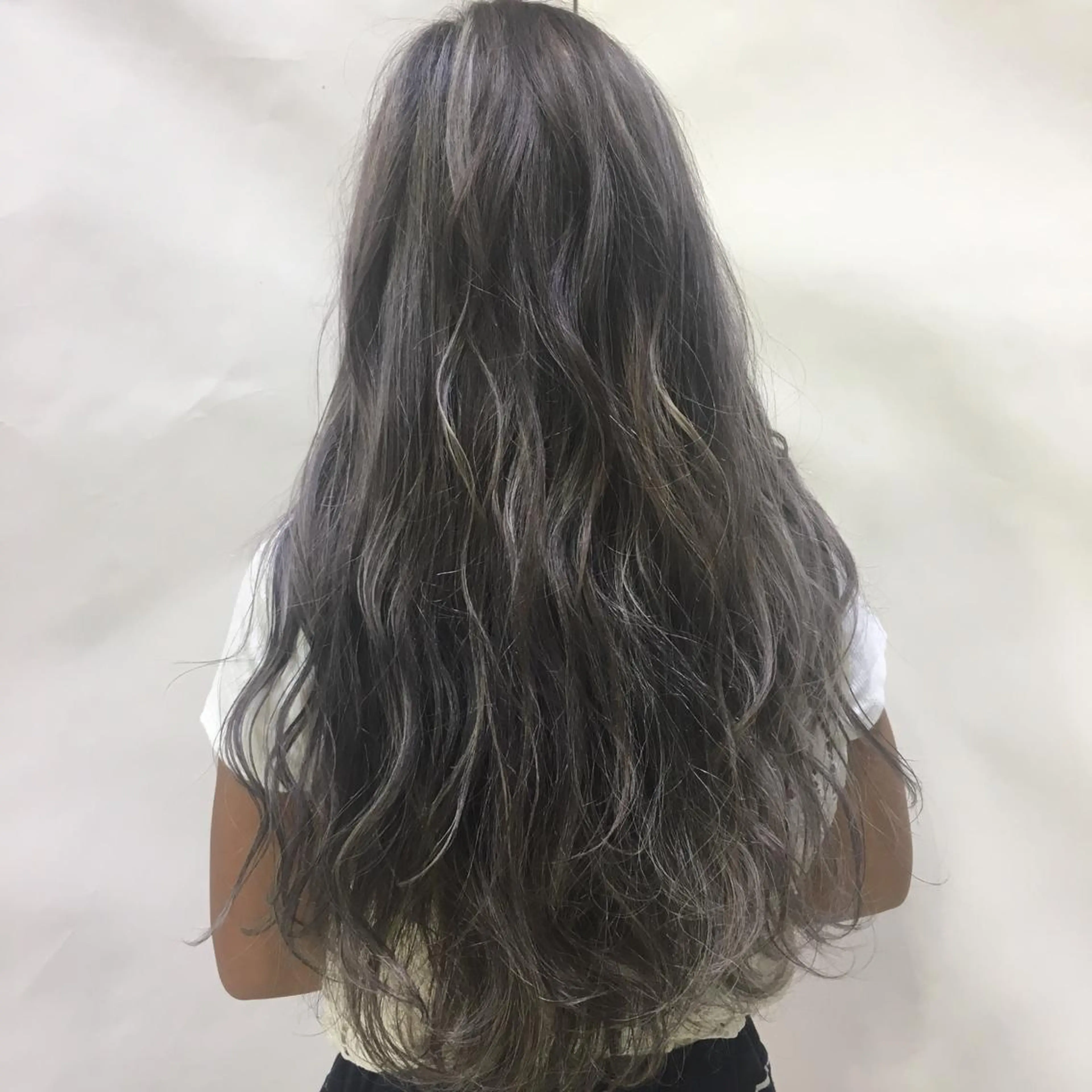 ロング カラー ハイライトカラー ハイライト 【似合わせ提案】鈴木 舞のネイルデザイン