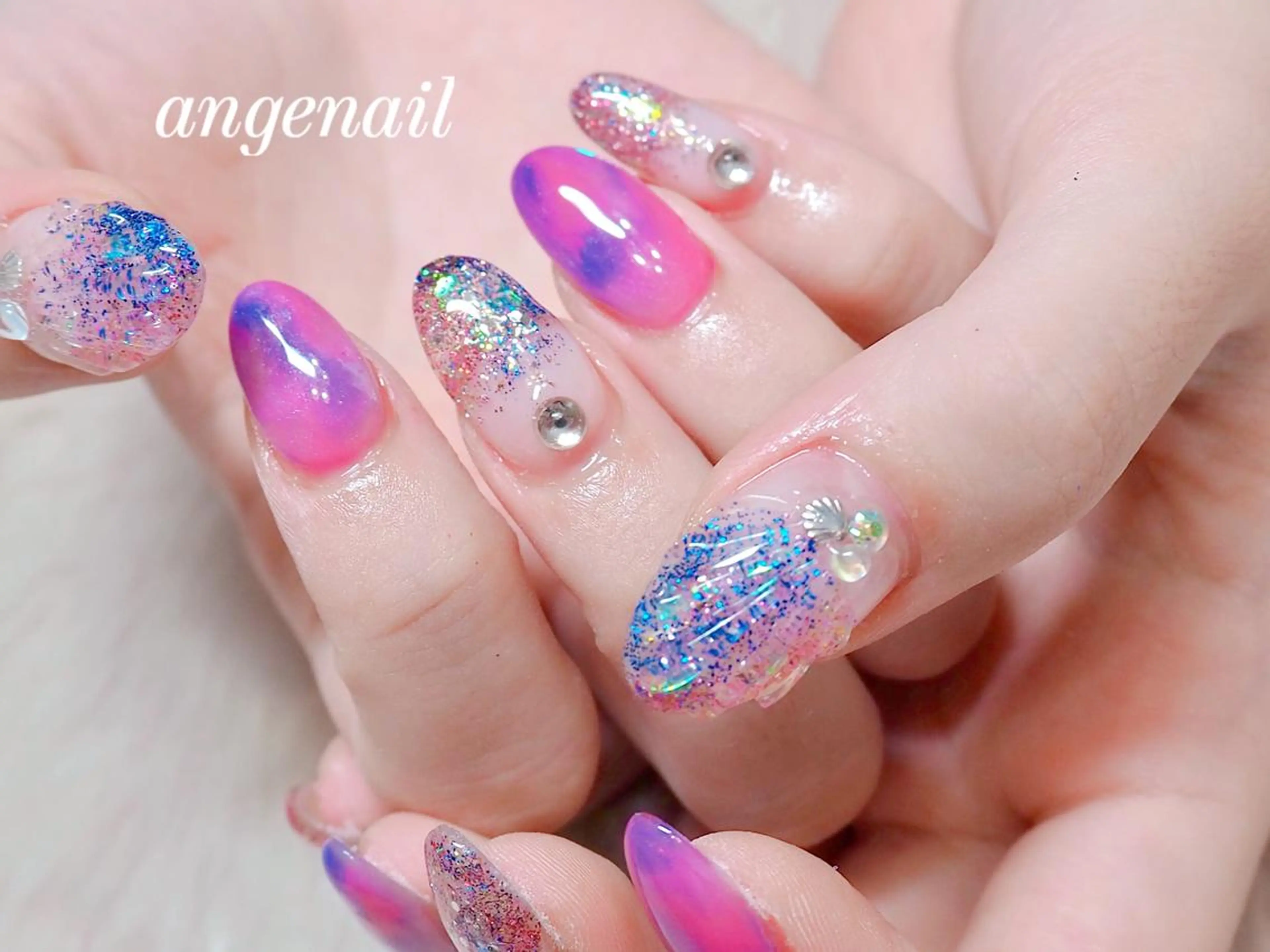 ネイル ハンドネイル オーナーネイリスト MAKIのネイルデザイン