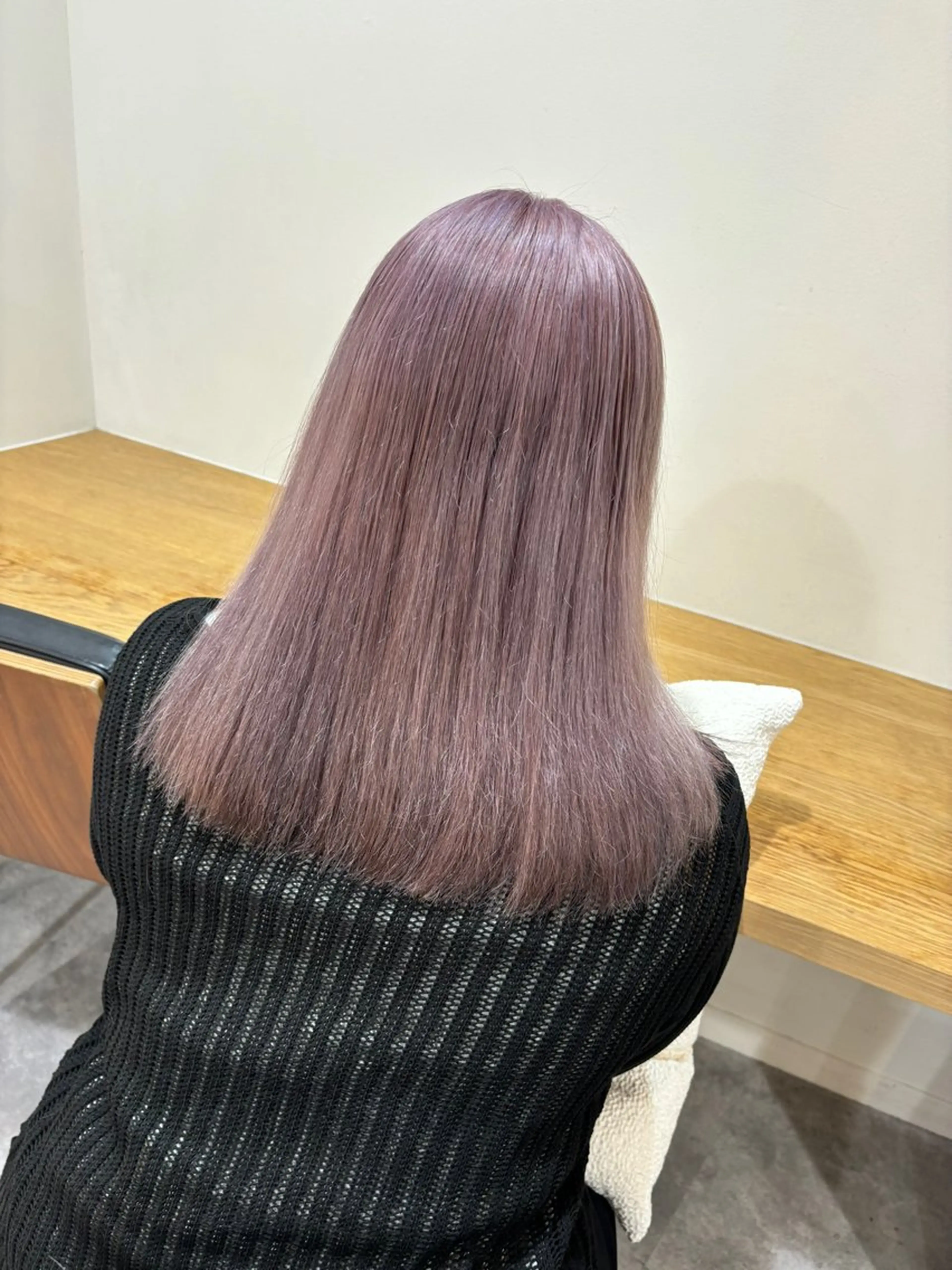 セミロング 韓国風レイヤー× くびれヘア艶髪のヘアスタイル