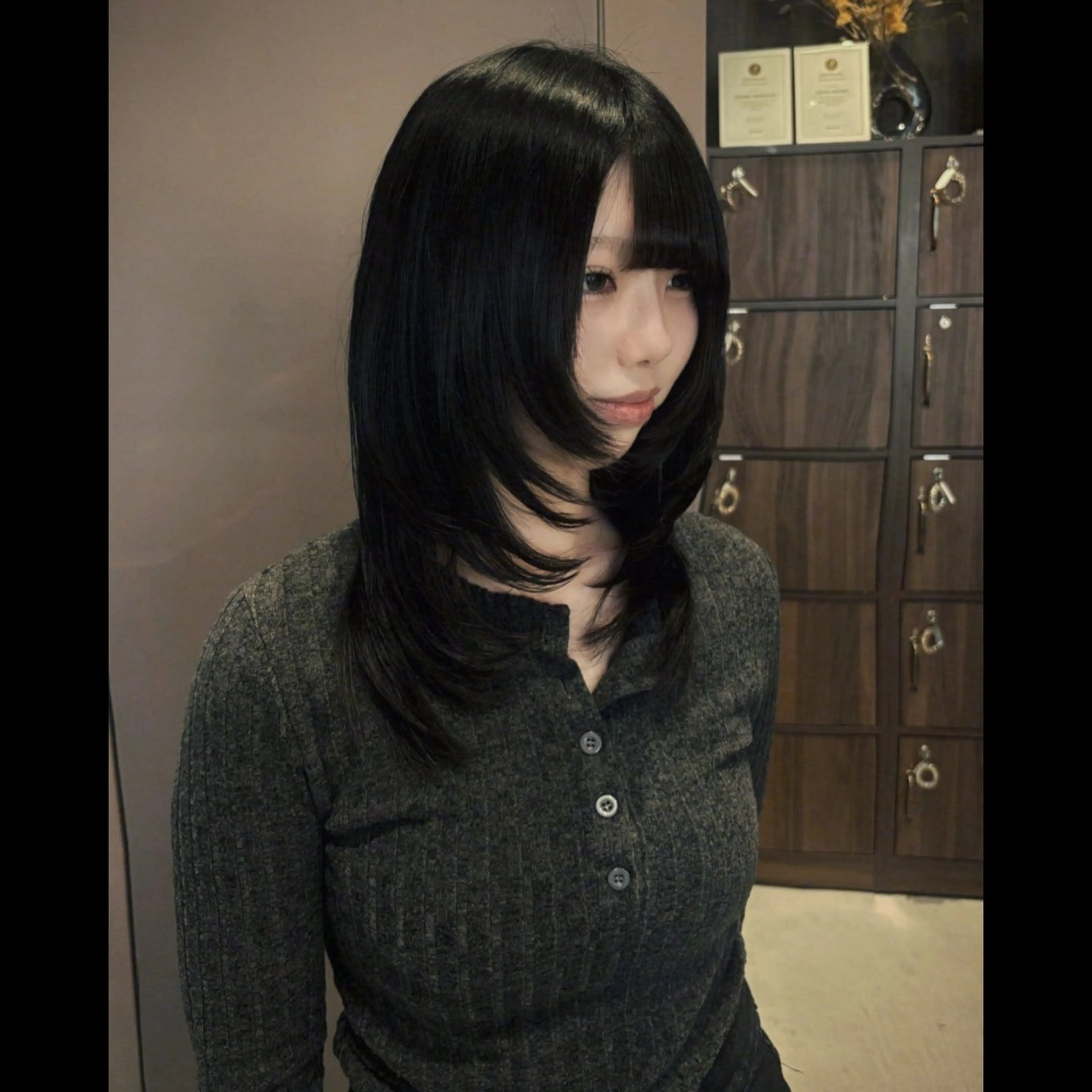 ミディアム 似合わせカット カット 彩名/透明感カラー/ レイヤーカットのヘアスタイル