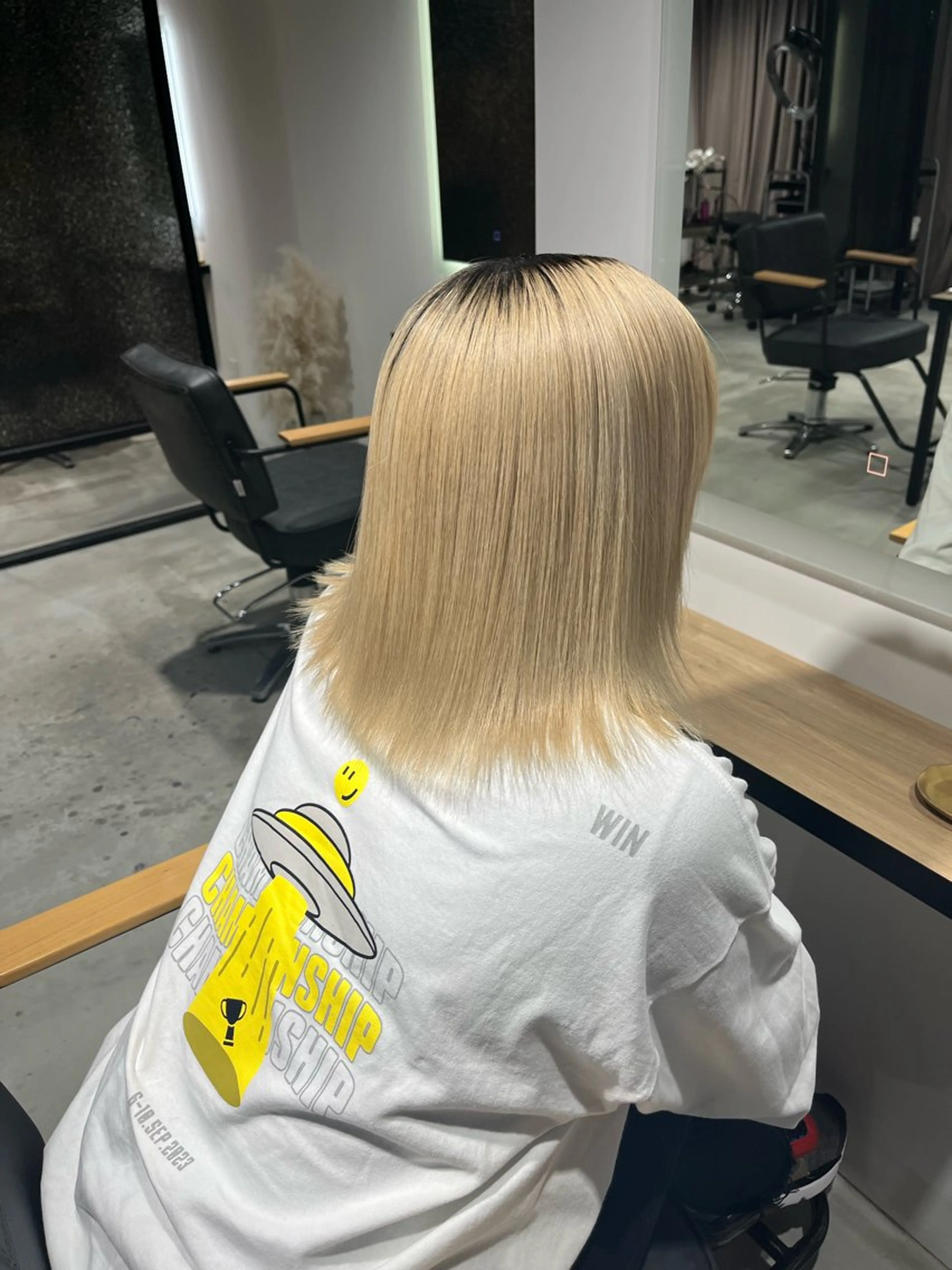 セミロング ALLYS 渋谷店所属・最高級の艶のある カラーmei🎨のヘアスタイル