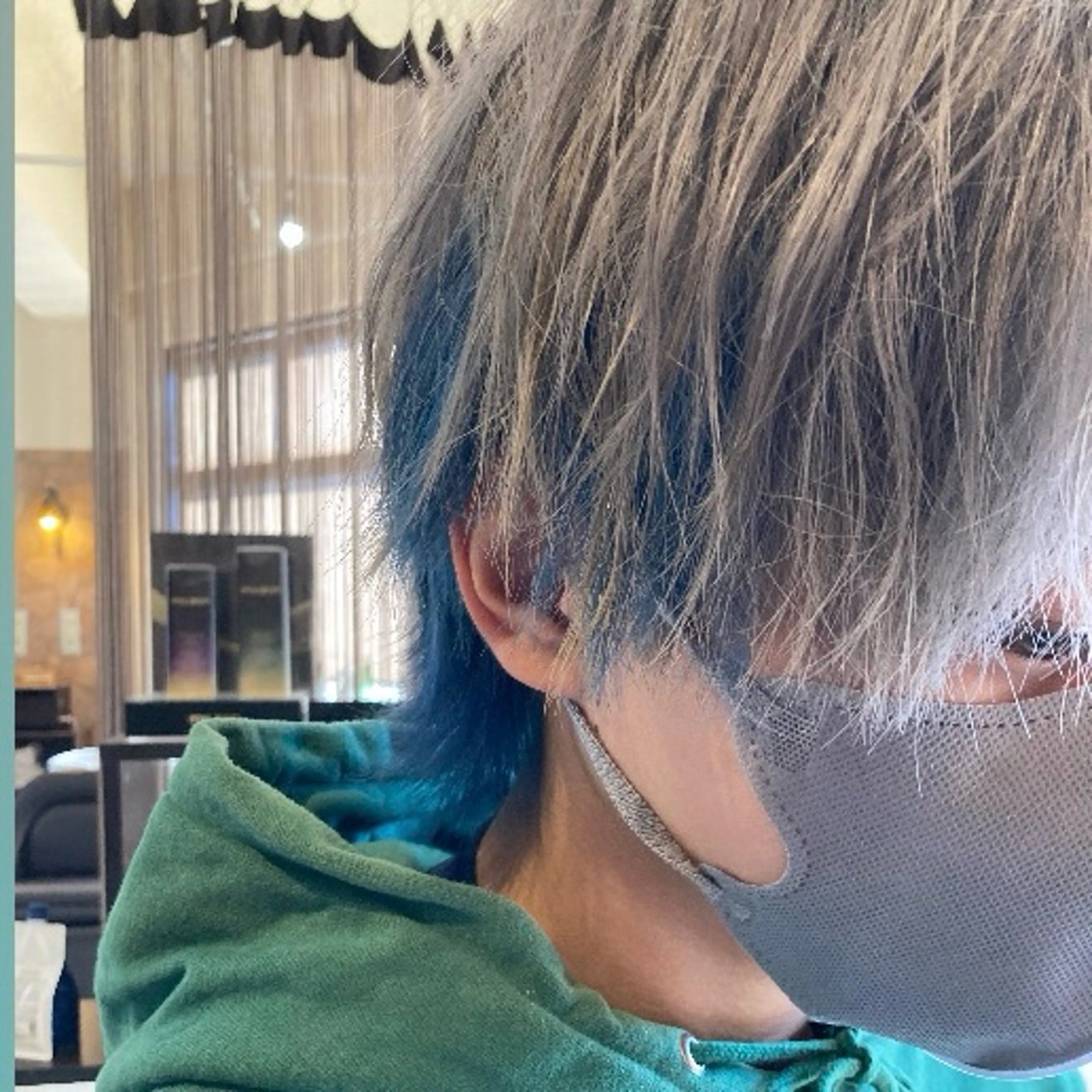 ショート カラー シルバー ホワイトシルバー ヘアカラー 前田 知輝のヘアスタイル