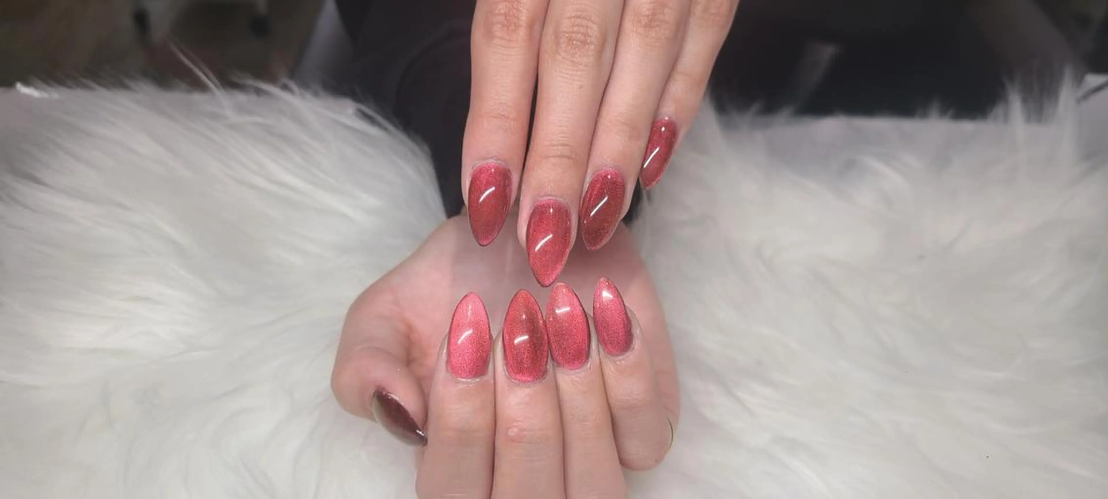 ネイル マグネットネイル 赤色 ハンドネイル Ravissy nail.のネイルデザイン