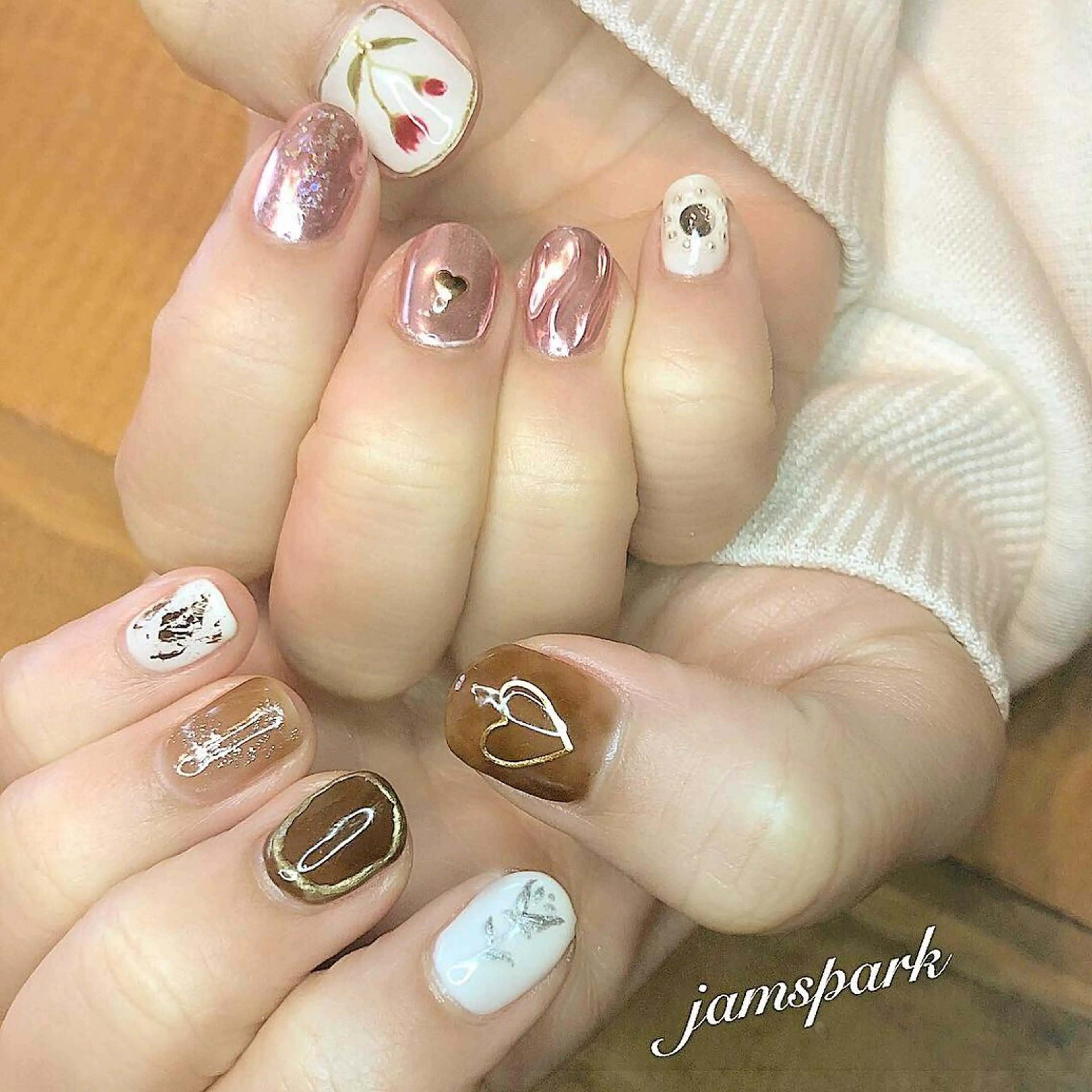 ネイル 入学式 卒業式 ハート ミラーネイル ニュアンスネイル jamspark ✨のネイルデザイン