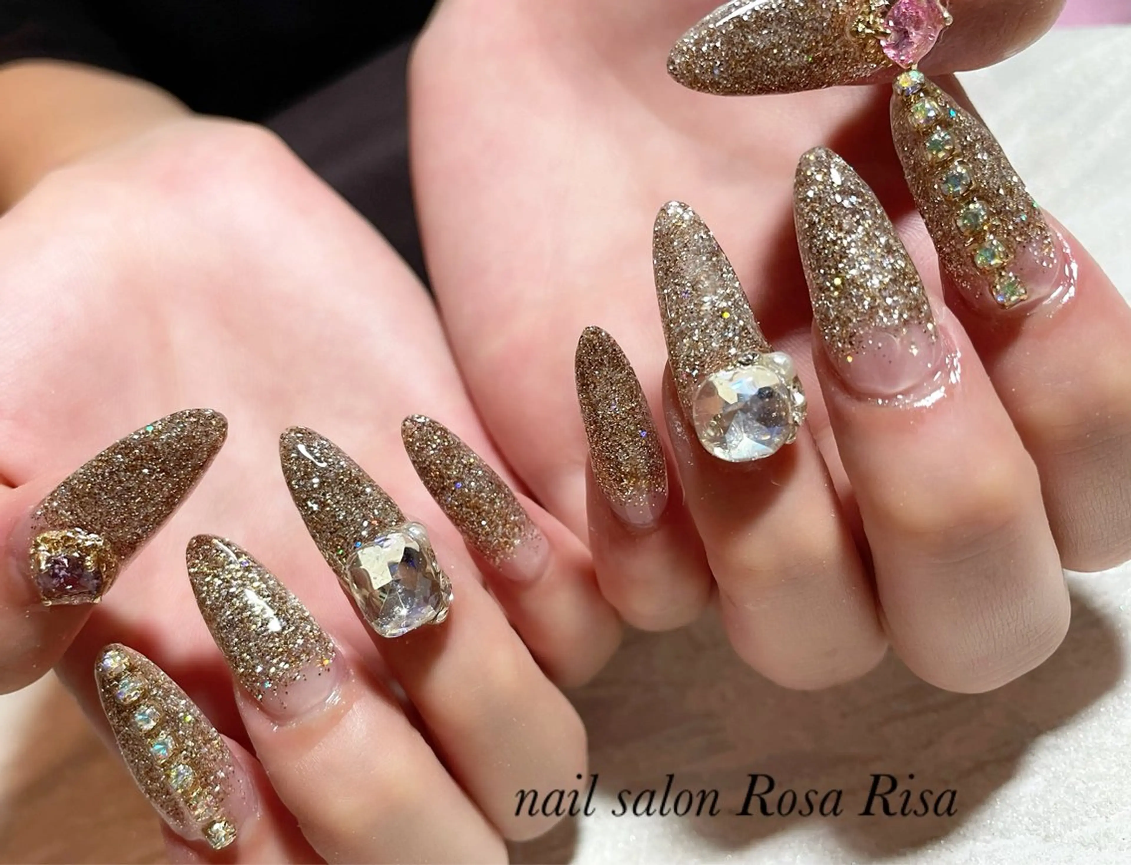 ネイル ロングネイル ハンドネイル ネイルスタジオ シェイクユアハンズのネイルデザイン