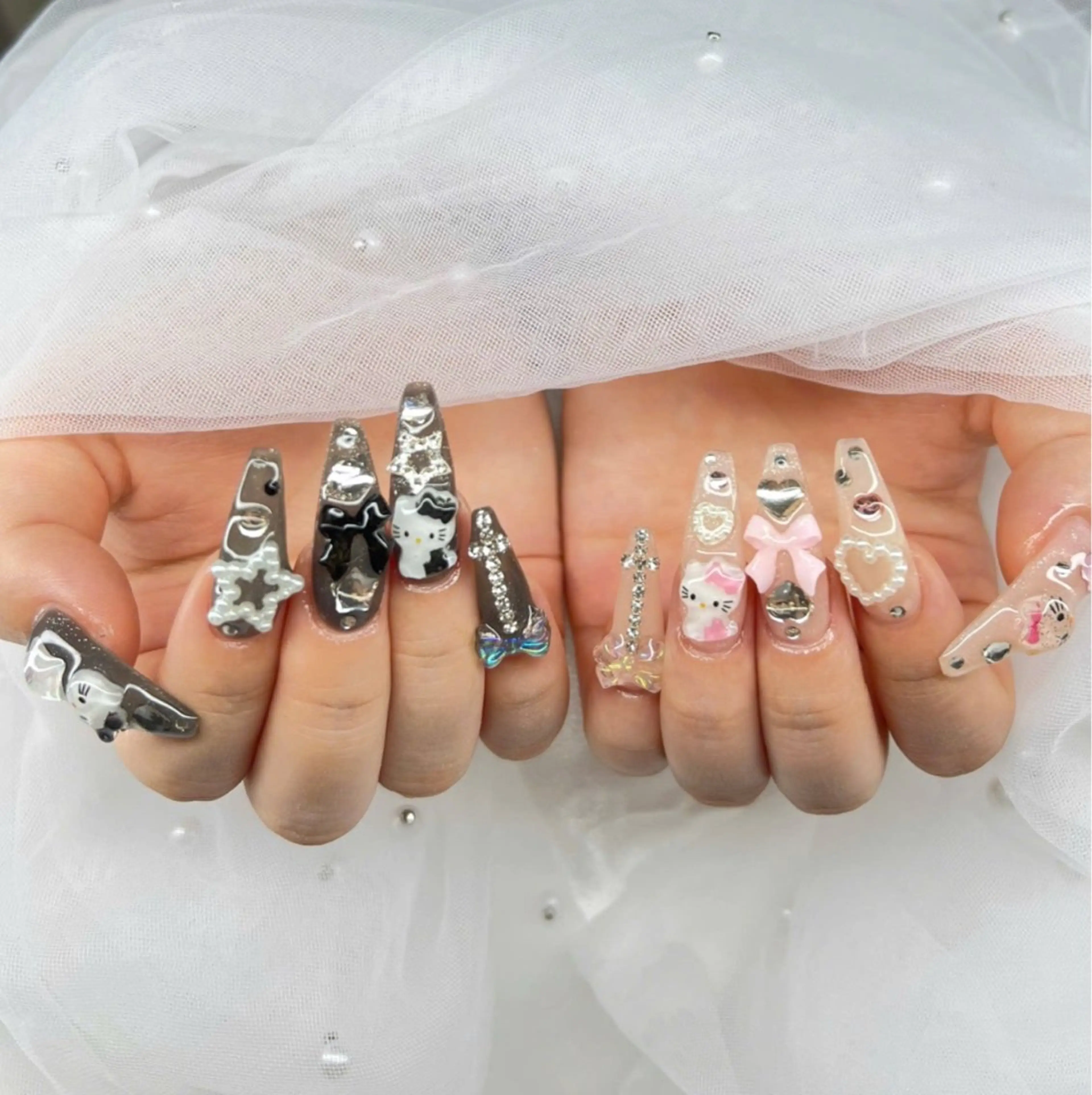 ネイル フレンチネイル キラキラネイル マグネットネイル ミラーネイル ニュアンスネイル ハンドネイル Tira Nailのネイルデザイン