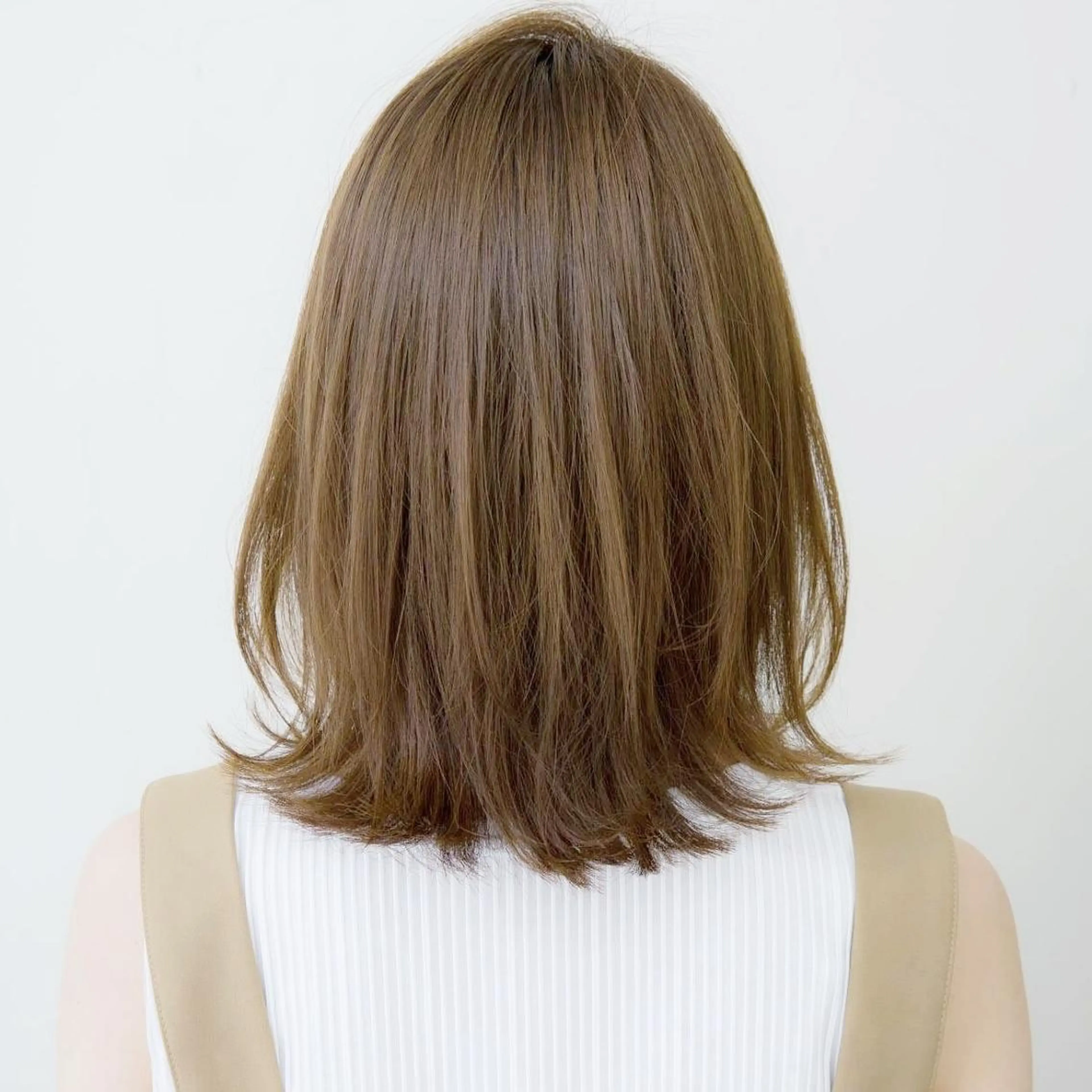 ミディアム パーマ カラー ショートボブ ブリーチ ハイライトカラー ハイトーンカラー ボブ カット ヘアカラー トリートメント 大人可愛いショート 原田美千留のヘアスタイル