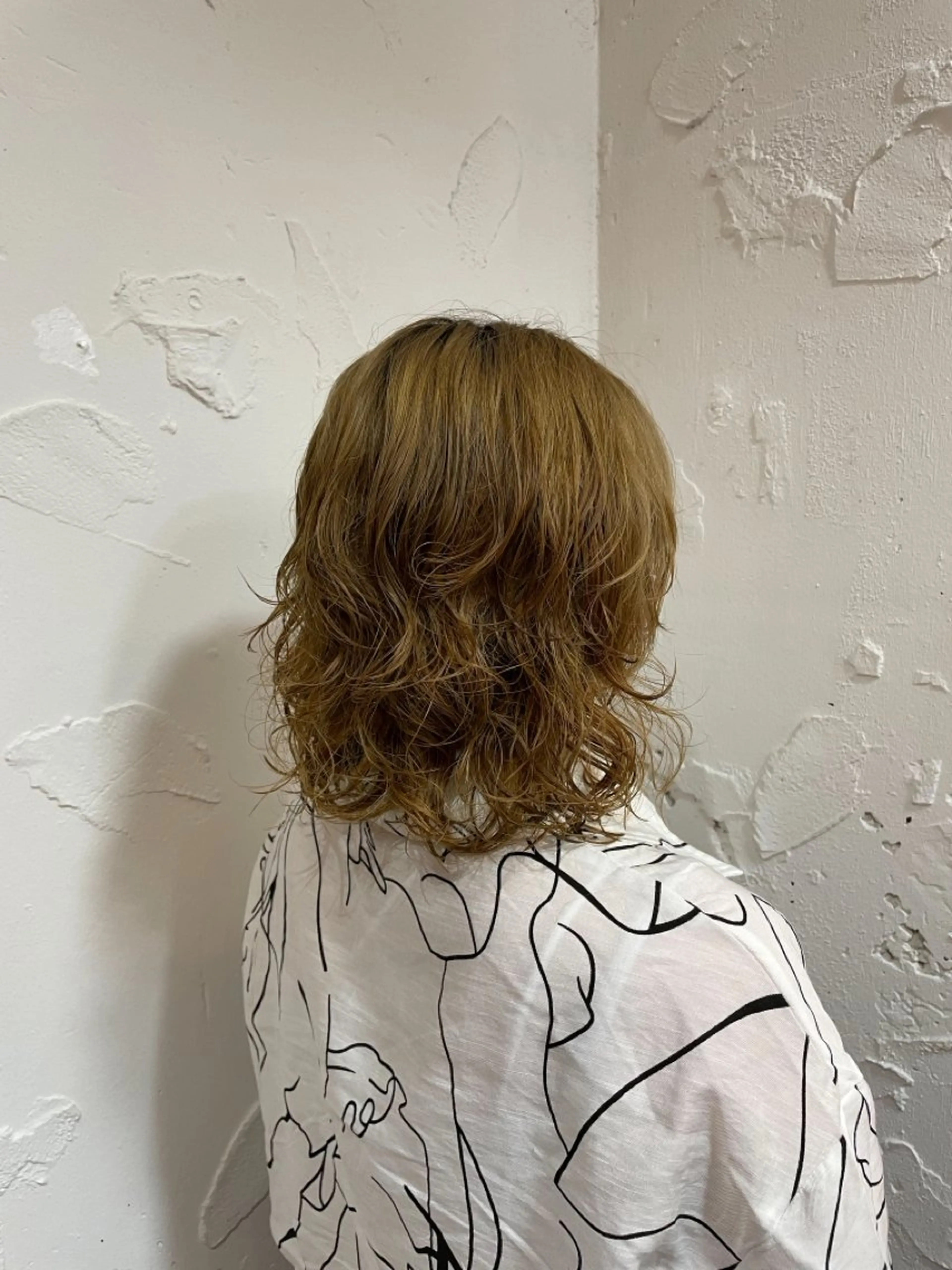 セミロング パーマ セミロングパーマ くせ毛 三浦 栞のヘアスタイル