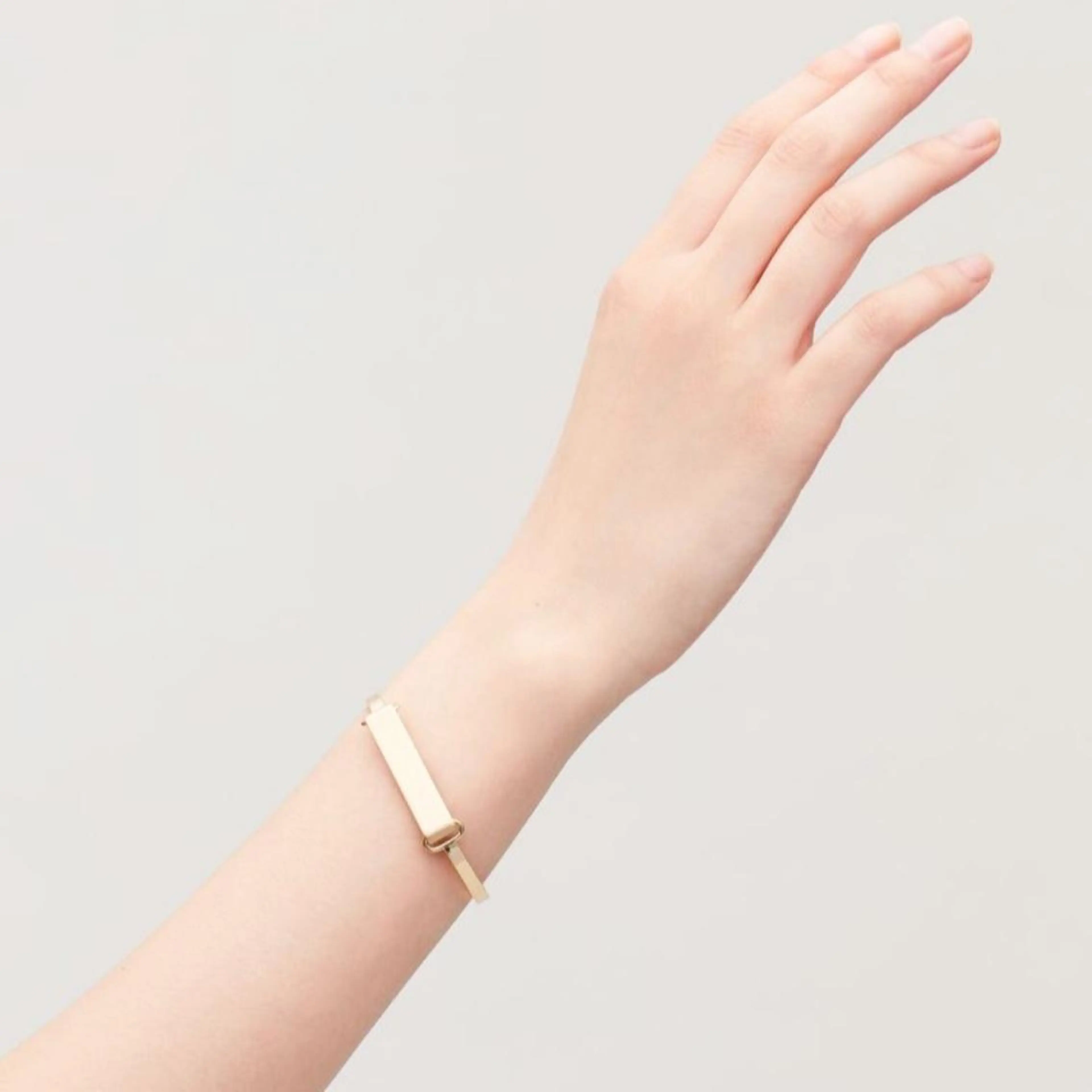 セミロング ネイル マツエク・マツパ アイブロウ 眉毛ワックス脱毛 ワックス脱毛専門店 ICE  池袋の眉毛・アイブロウイメージ