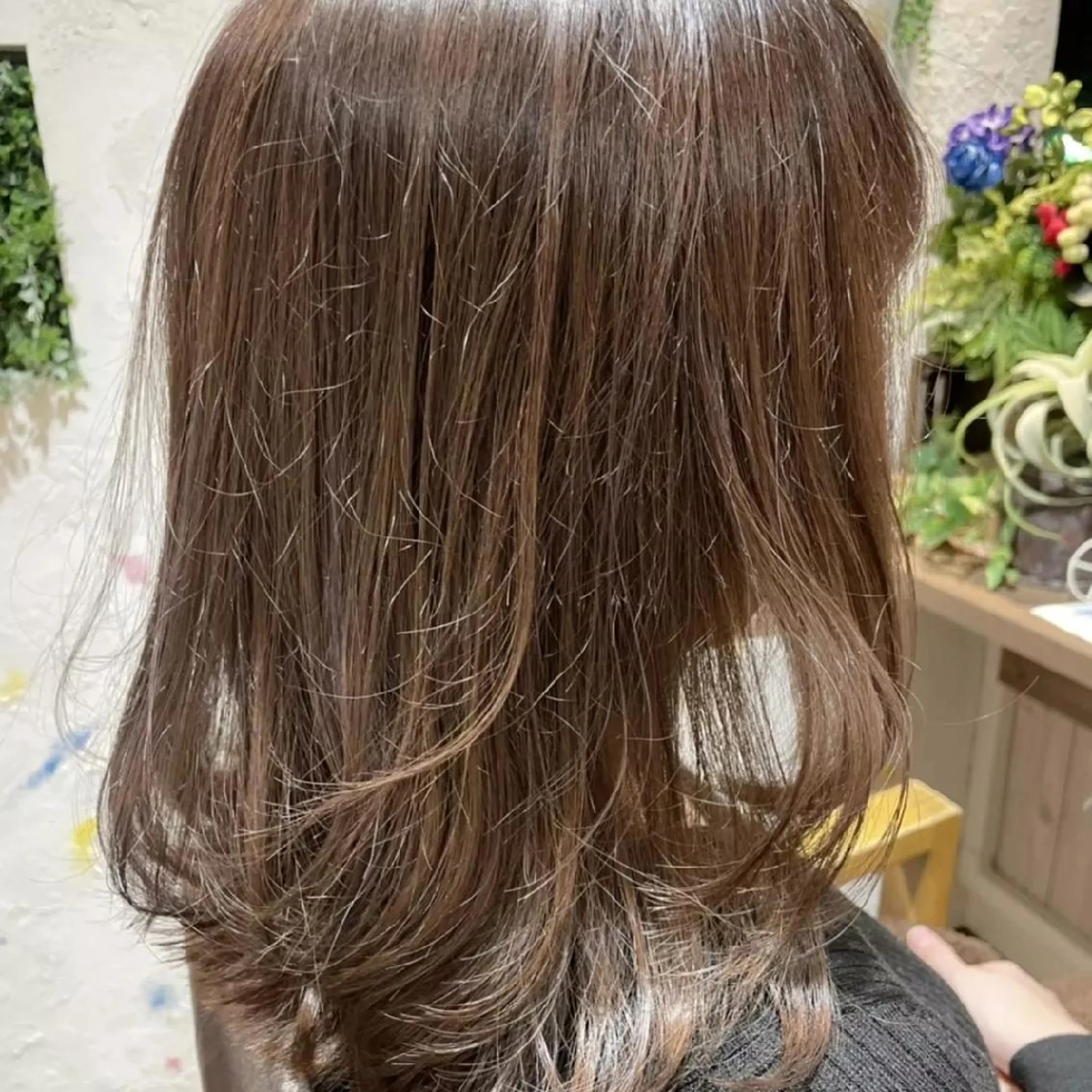 ミディアム くびれヘア くびれレイヤー レイヤーカット 【平日のみ受付】河村 優佑のヘアスタイル