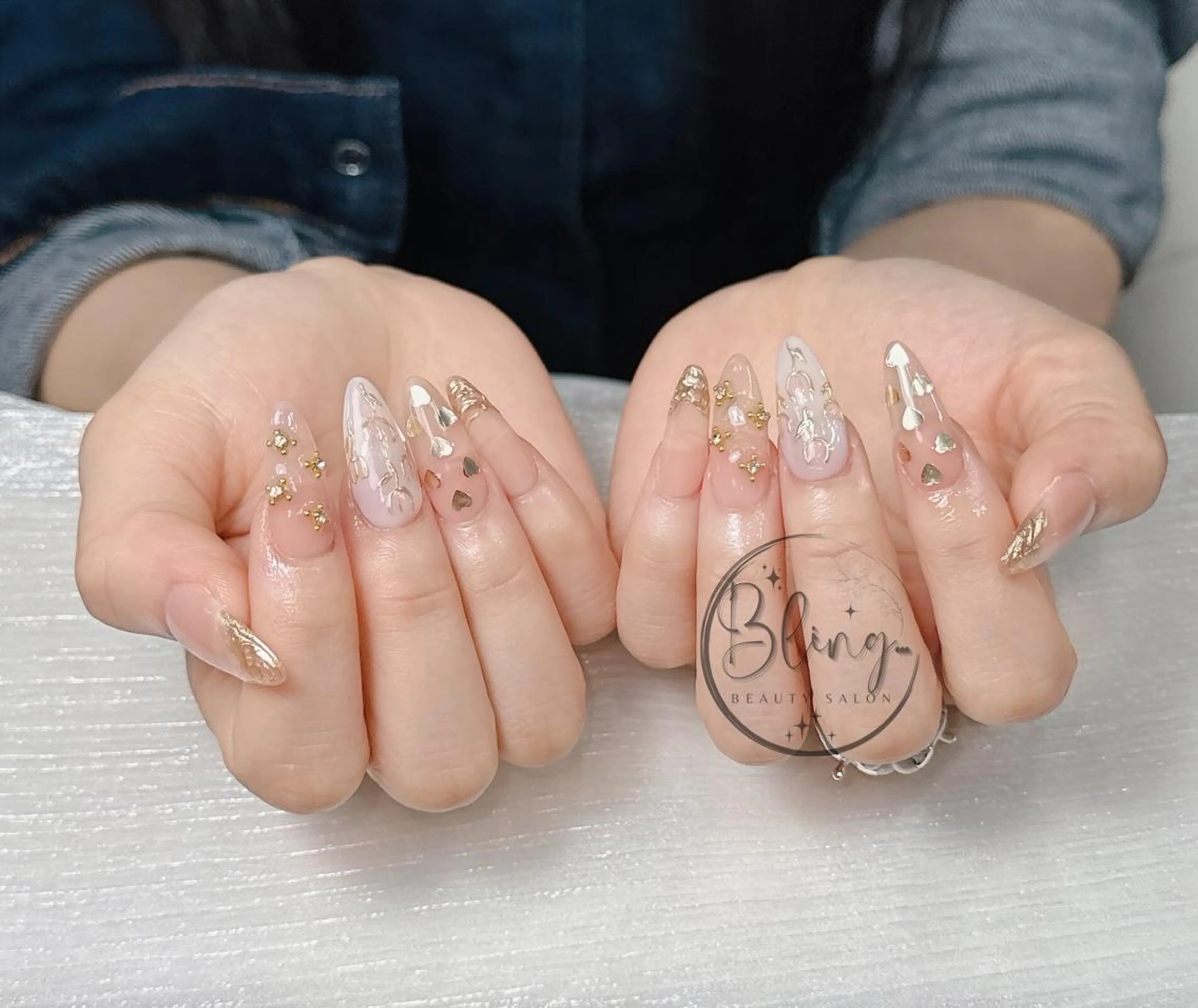 ロング 韓国風ヘア ハンドネイル Bling Salonのネイルデザイン