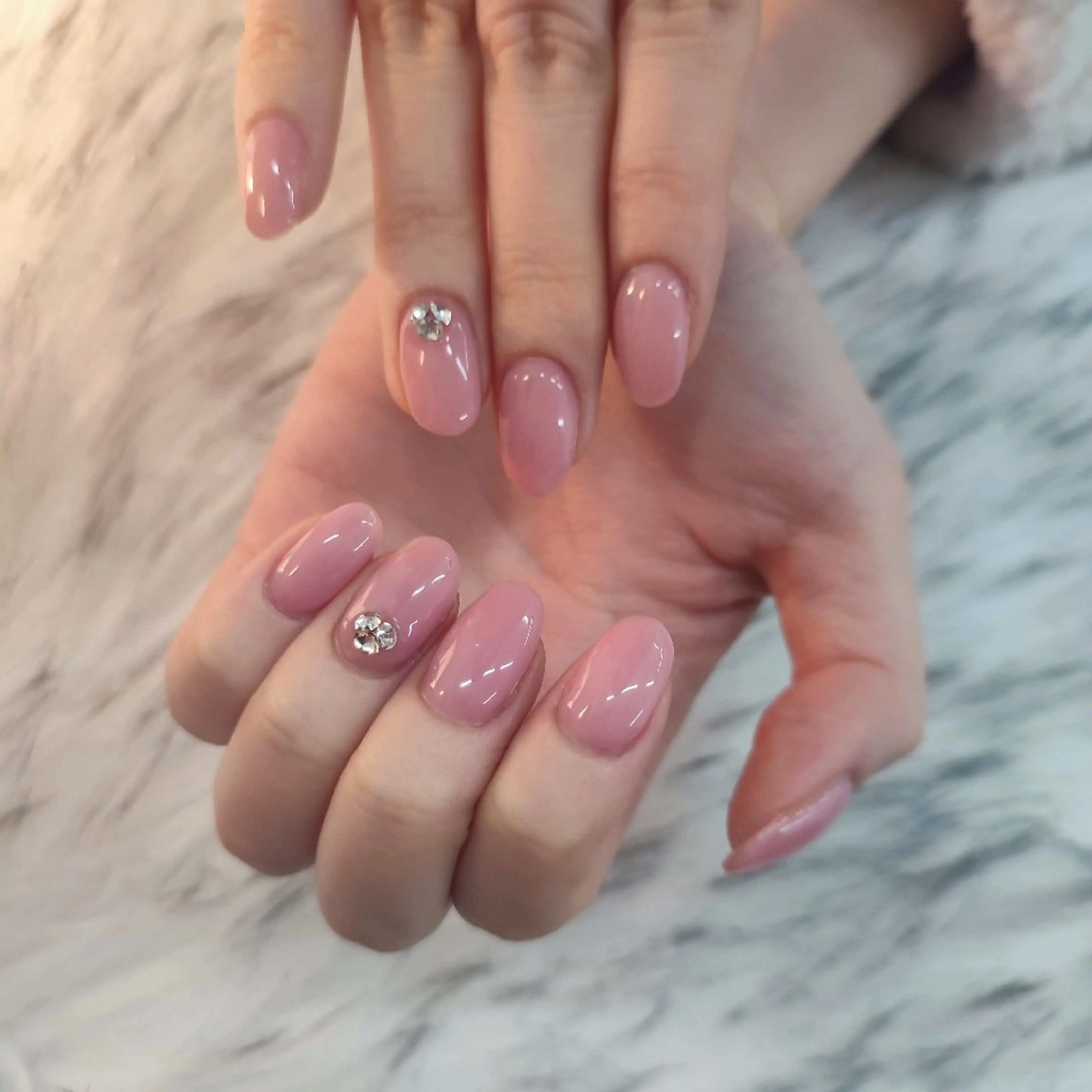 ネイル ハンドネイル RUNWAY 　　の眉毛・アイブロウイメージ