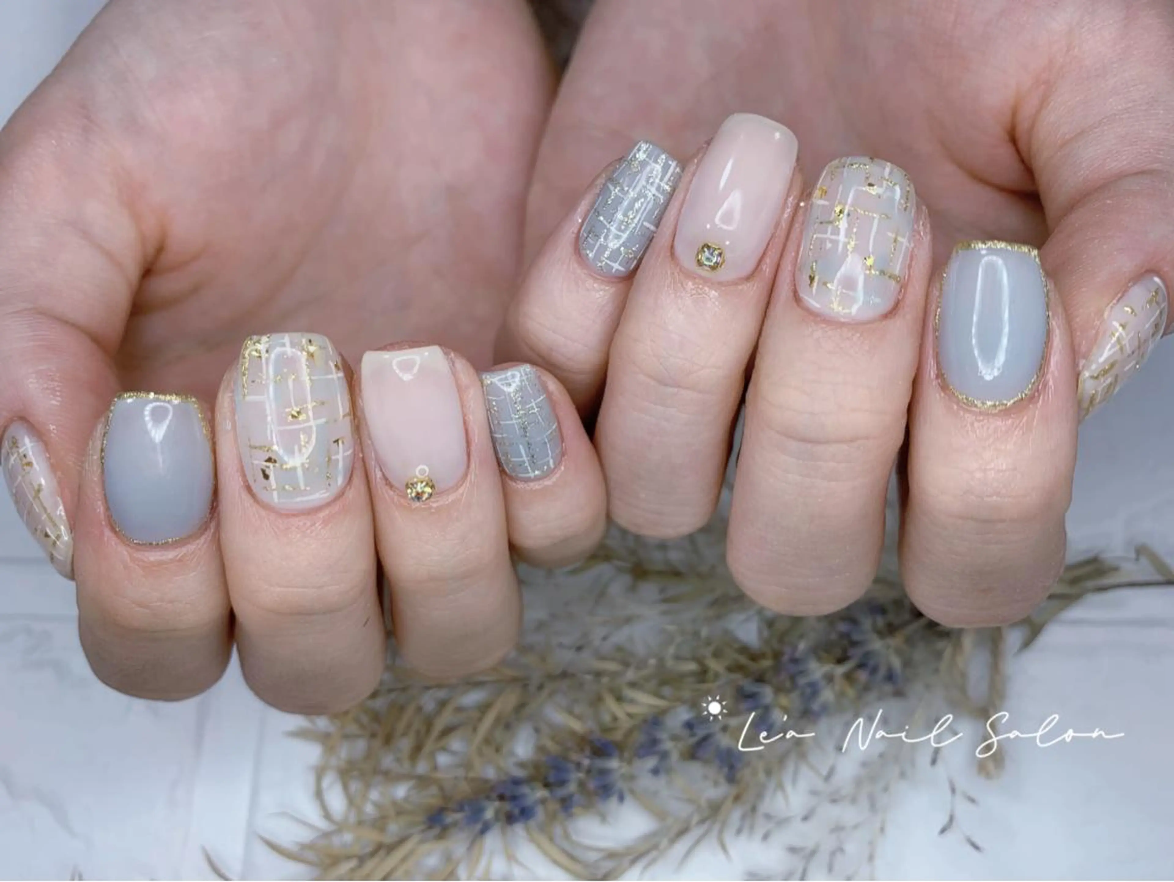 ショート カラー ネイル Lea NAILsalon所属・Le’a NailSalonのネイルデザイン
