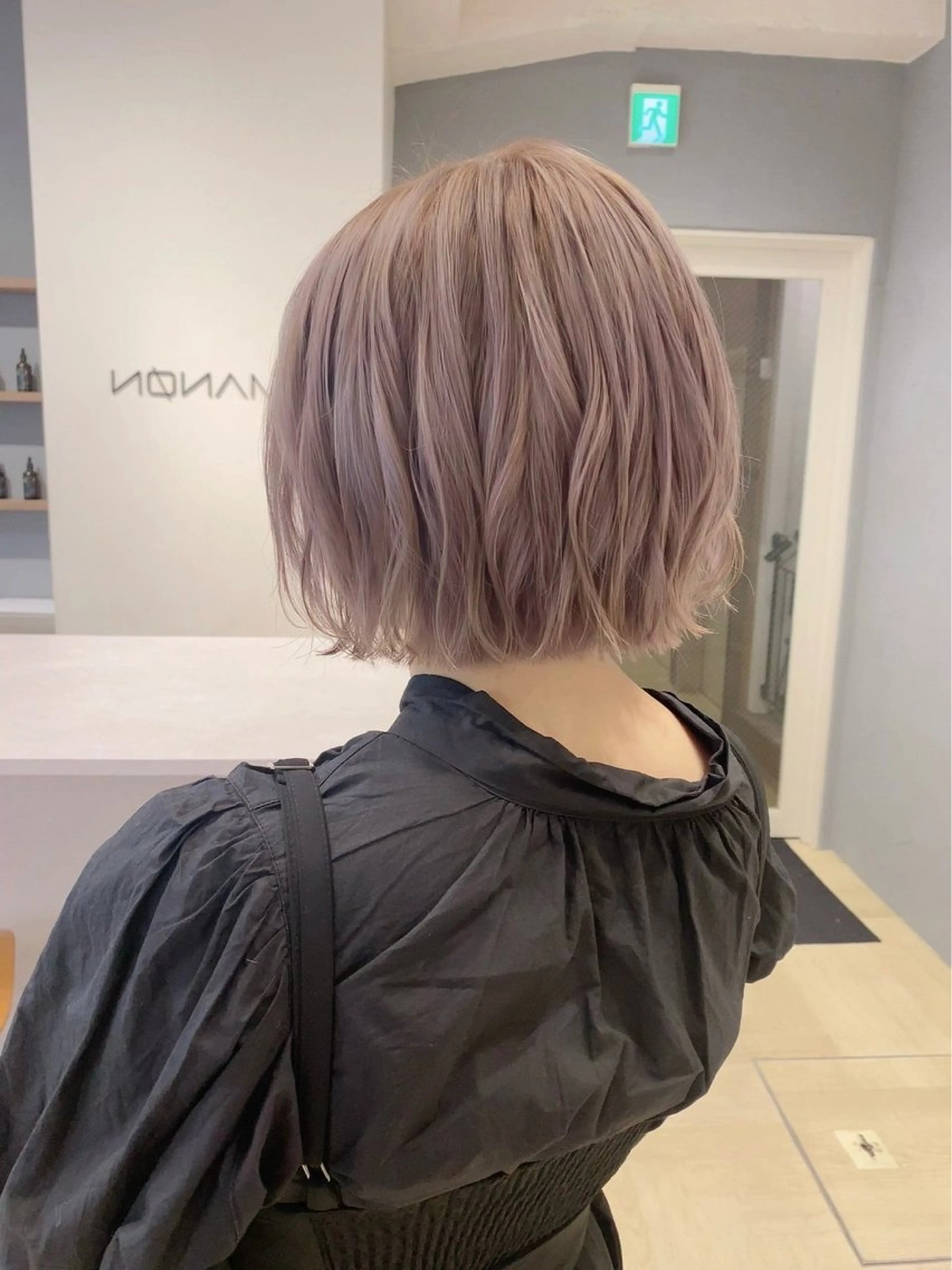 ショート 赤み無し柔らかカラー 【梅田】madokaのヘアスタイル