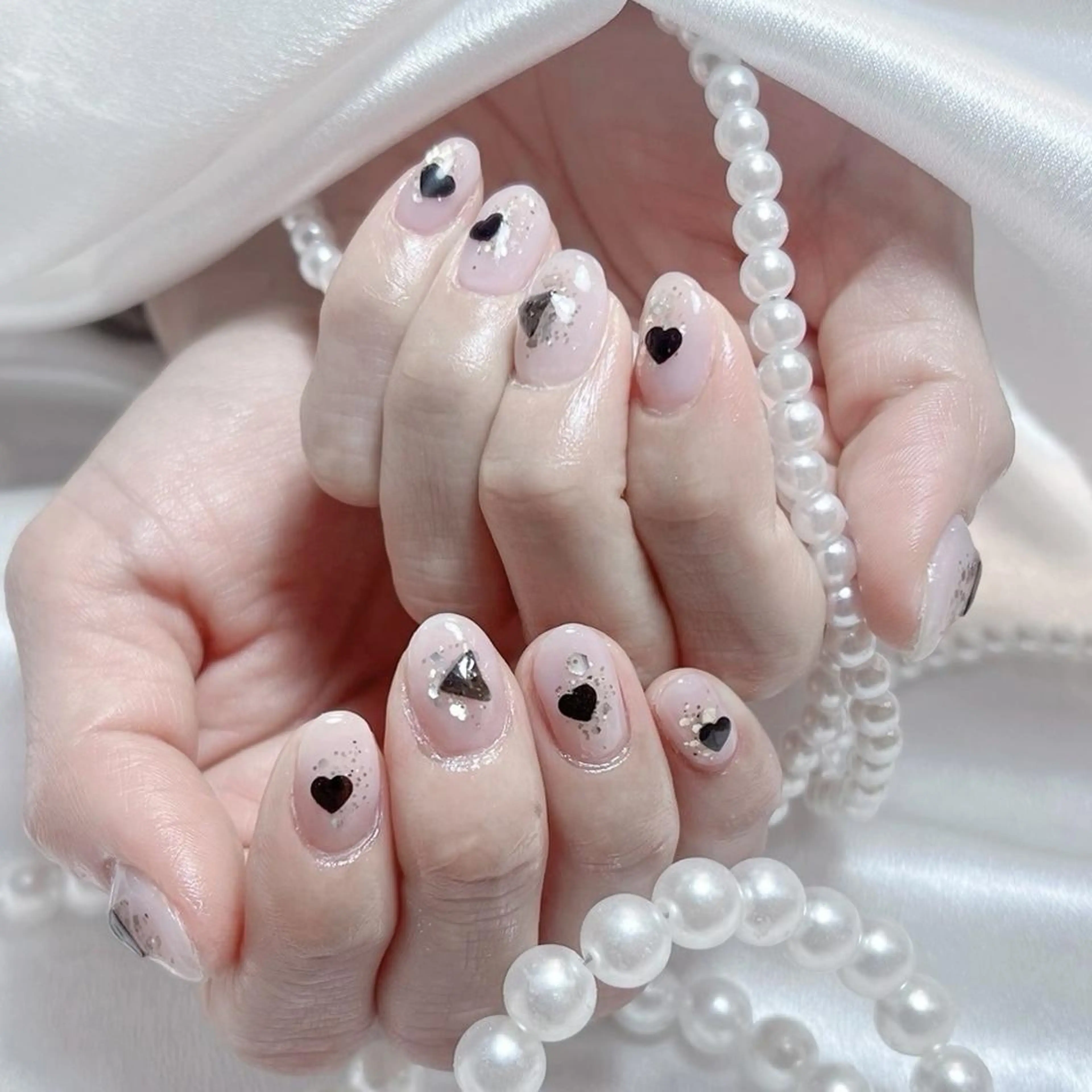 ネイル RAFFINE 月🦋🩵のネイルデザイン