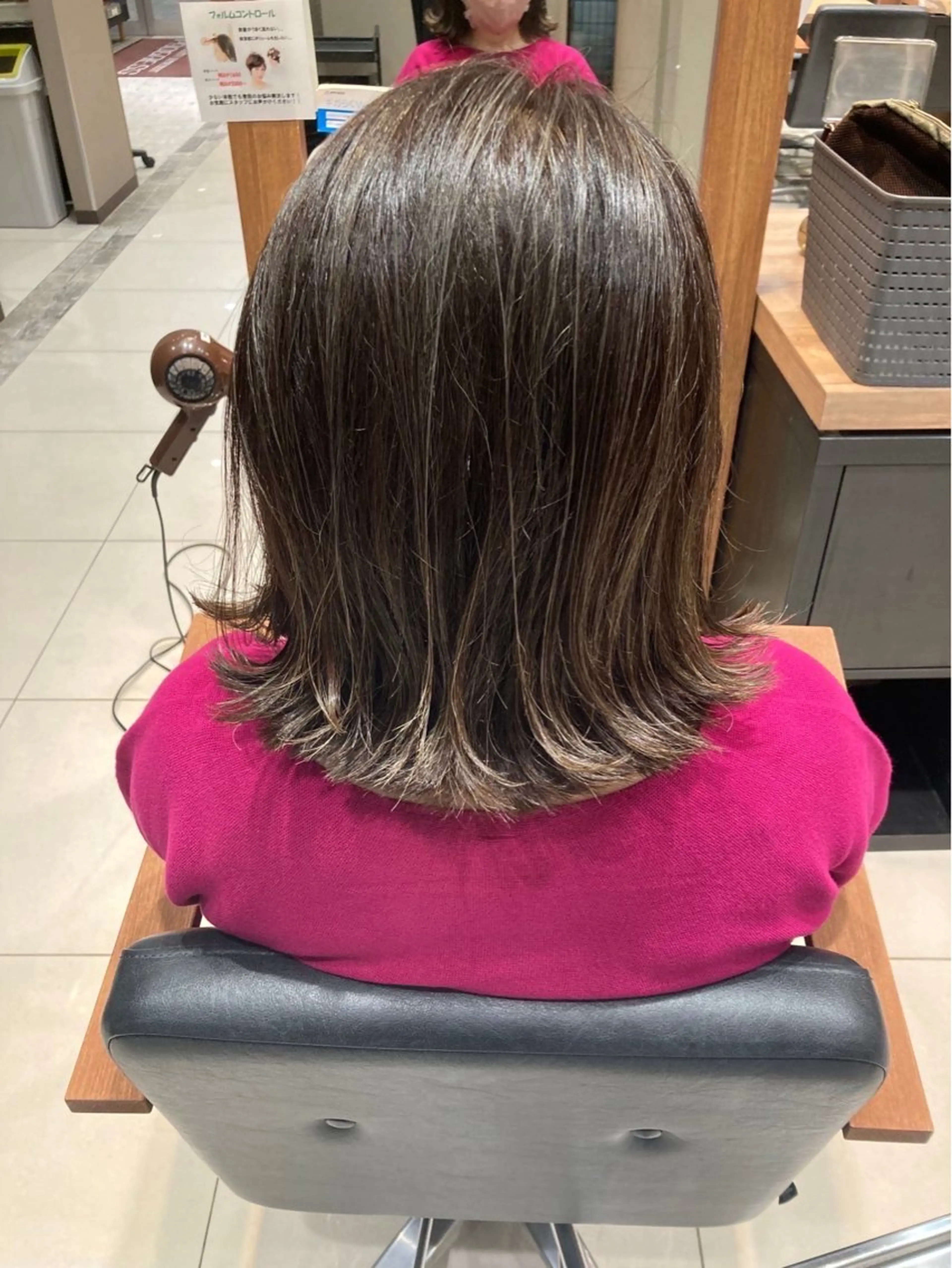 ミディアム 大賀 和希のヘアスタイル