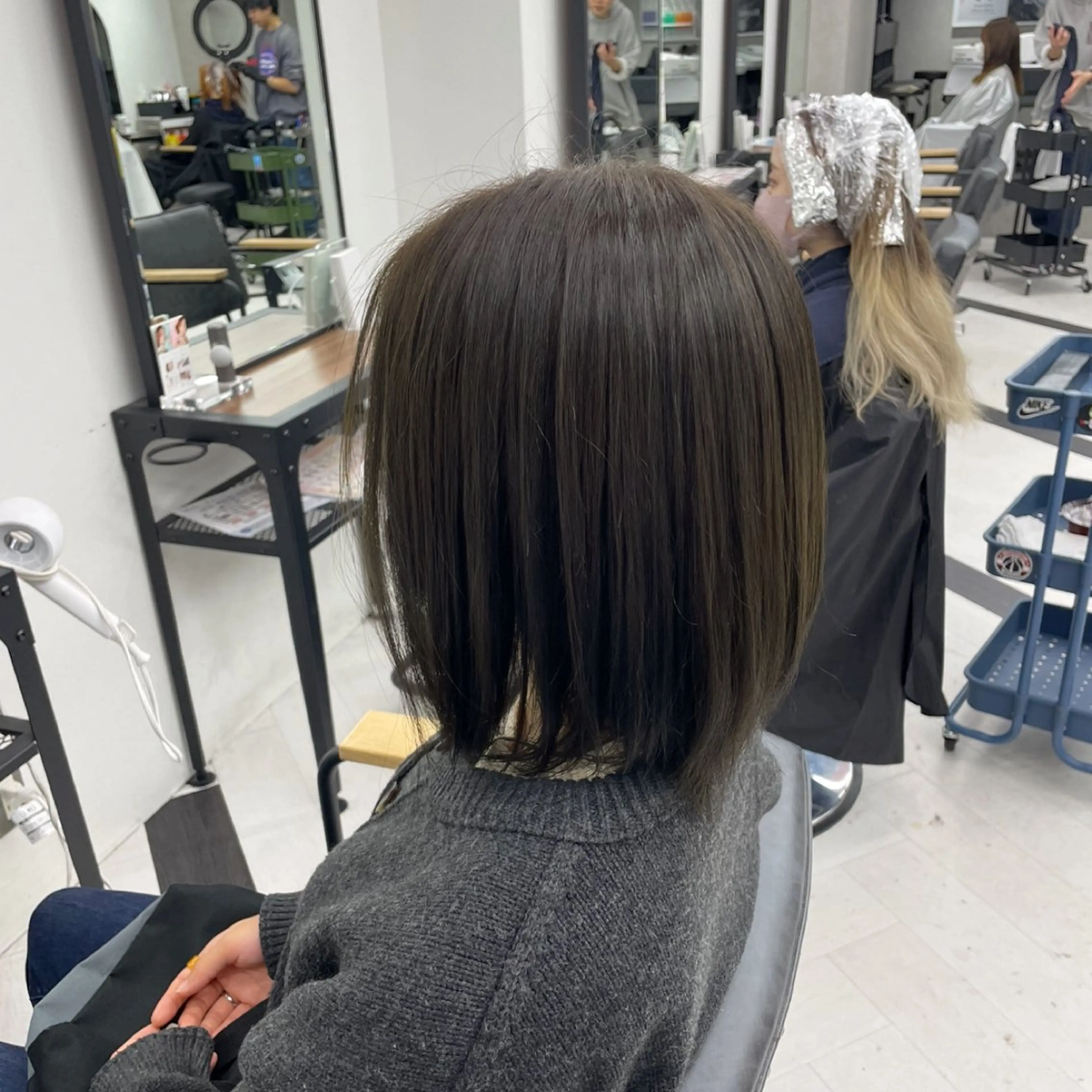 ロング カラー パーマ ヘアアレンジ メンズ ベージュカラー オリーブベージュ トリートメント mona/ ストレートスタイル✨のヘアスタイル