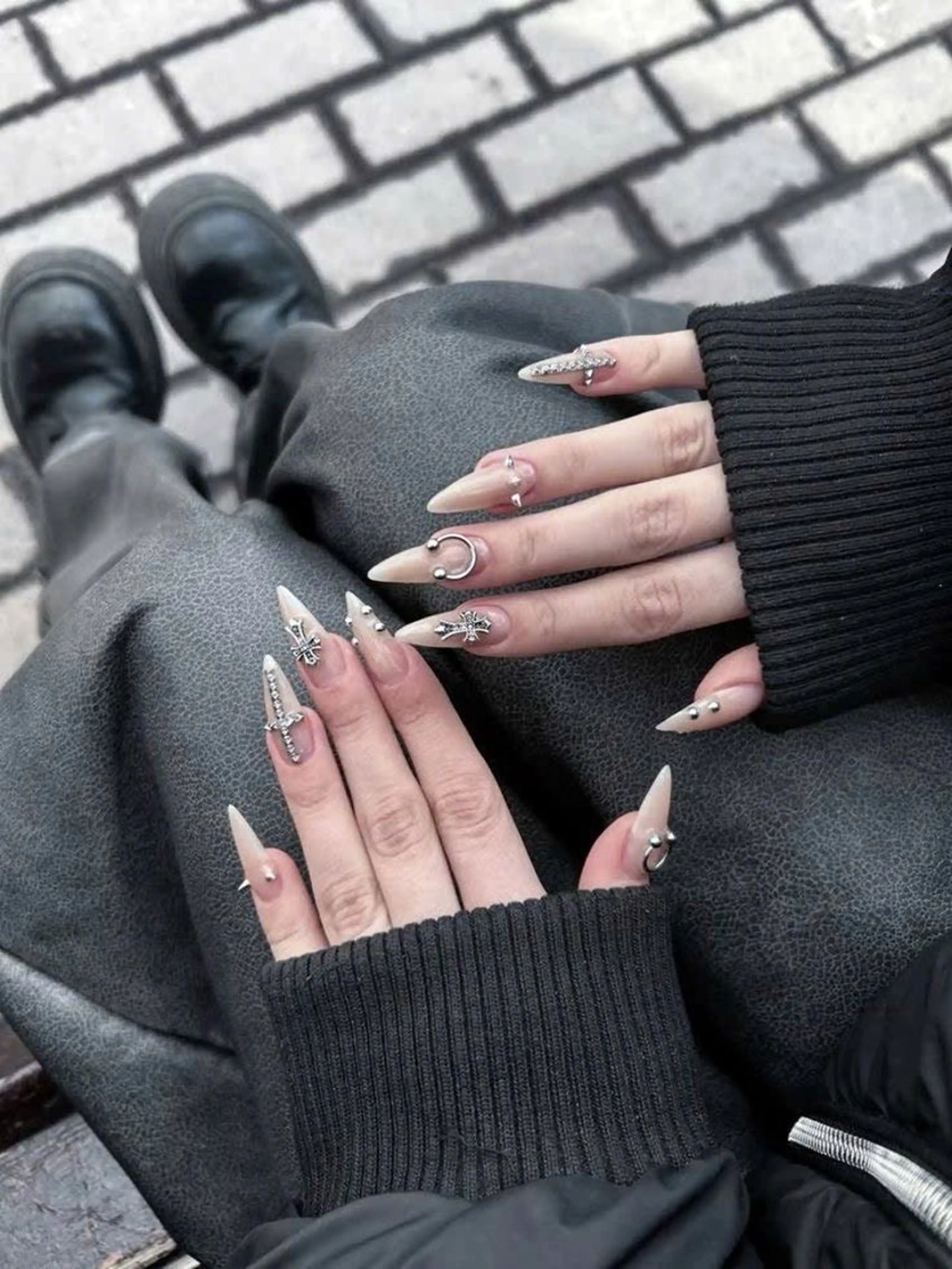 ネイル アートネイル クリアネイル フレンチネイル ガーリー キラキラネイル ハンドネイル モリ アユミのネイルデザイン