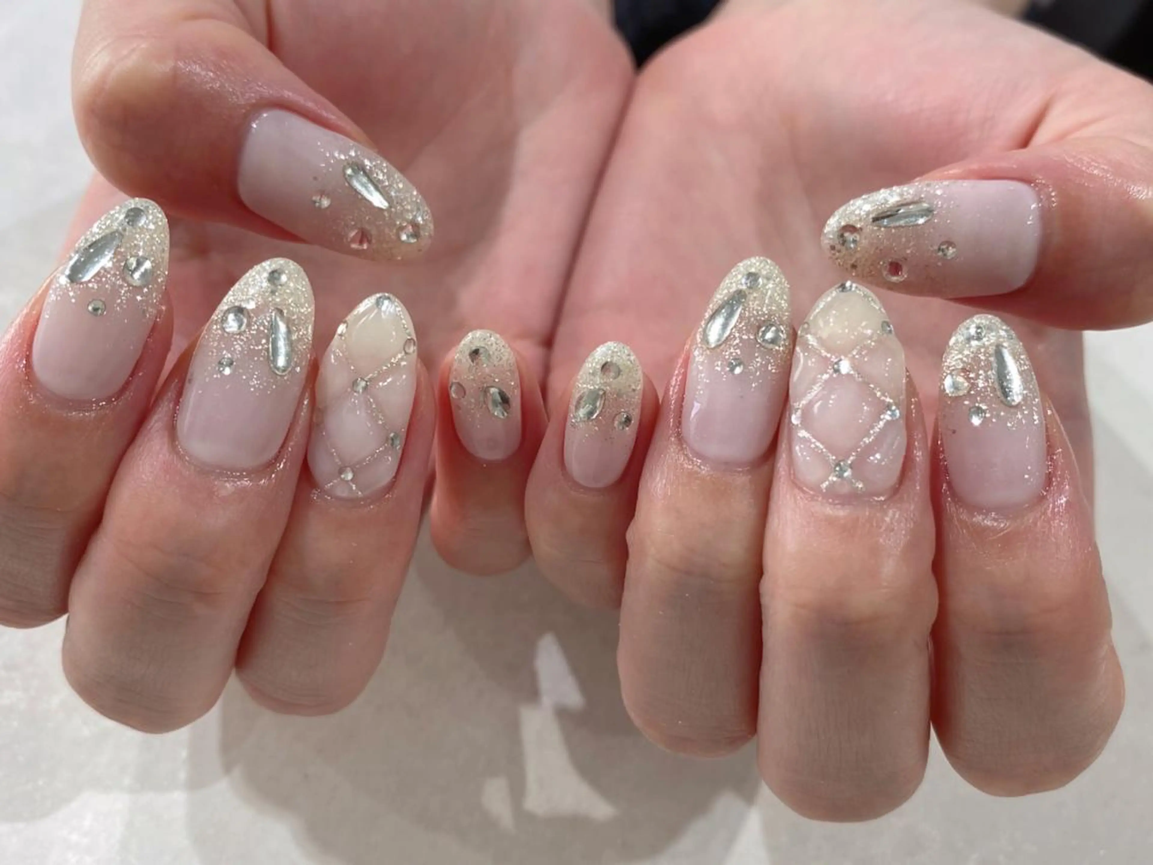 ミディアム ハンドネイル Nail  R💫 naoのネイルデザイン