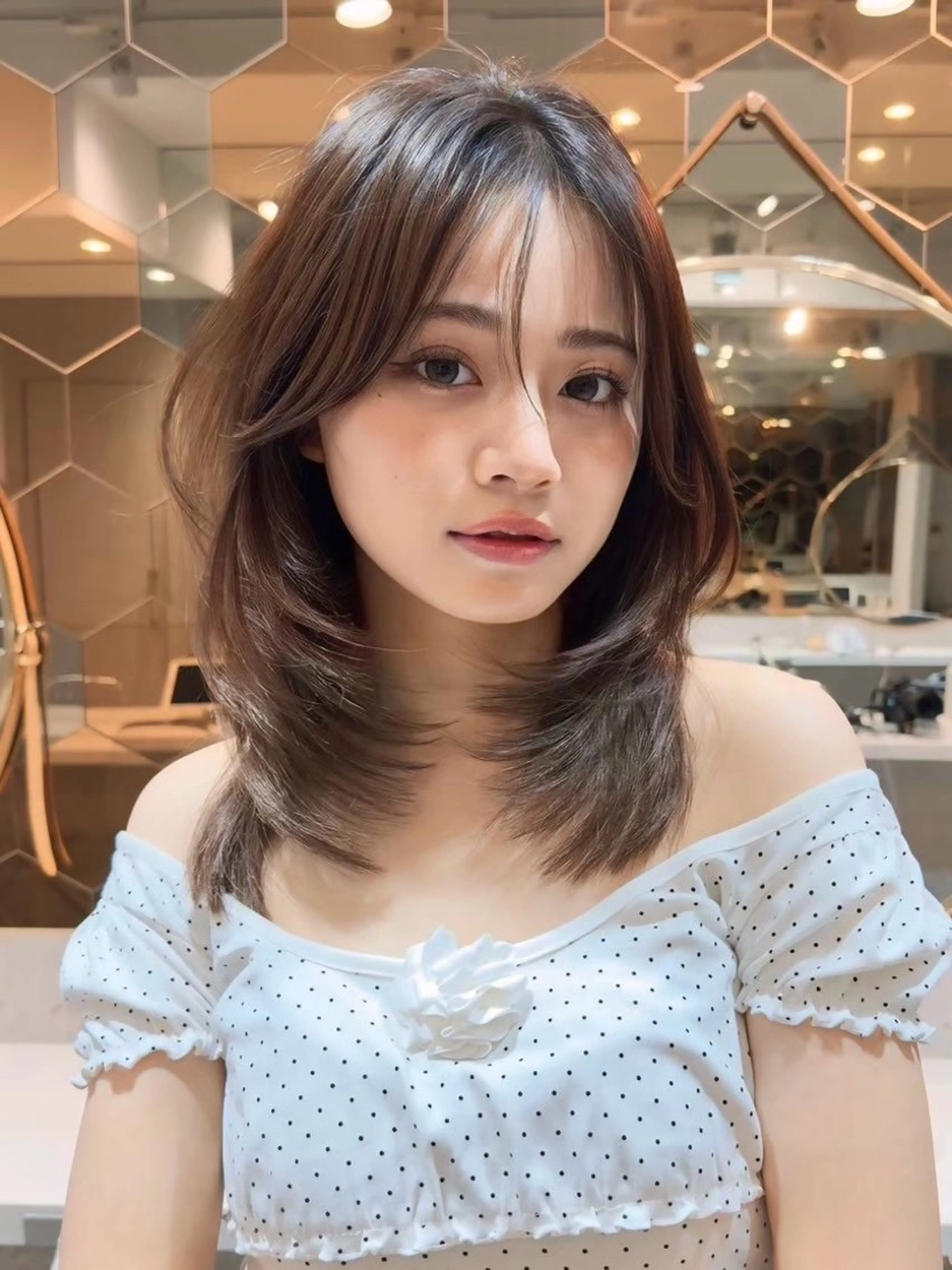 ミディアム ハイレイヤー レイヤーカット カット トリートメント Loom by Sea 新宿所属・Kaede/ブリーチ なし/レイヤー🤍のヘアスタイル