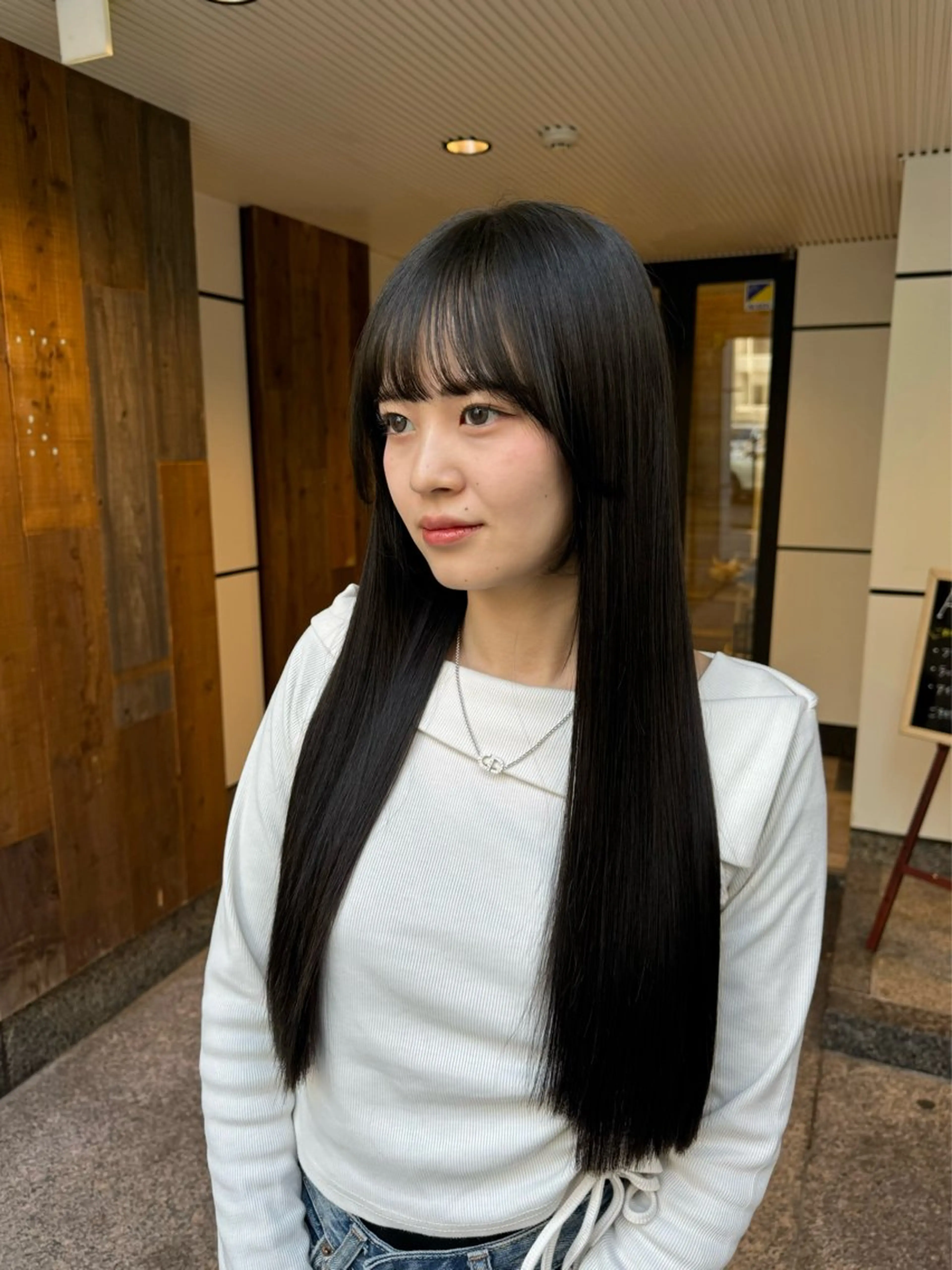 ロング カラー グレージュ オリーブグレージュ オリーブグレー 内沼 恵留菜のヘアスタイル