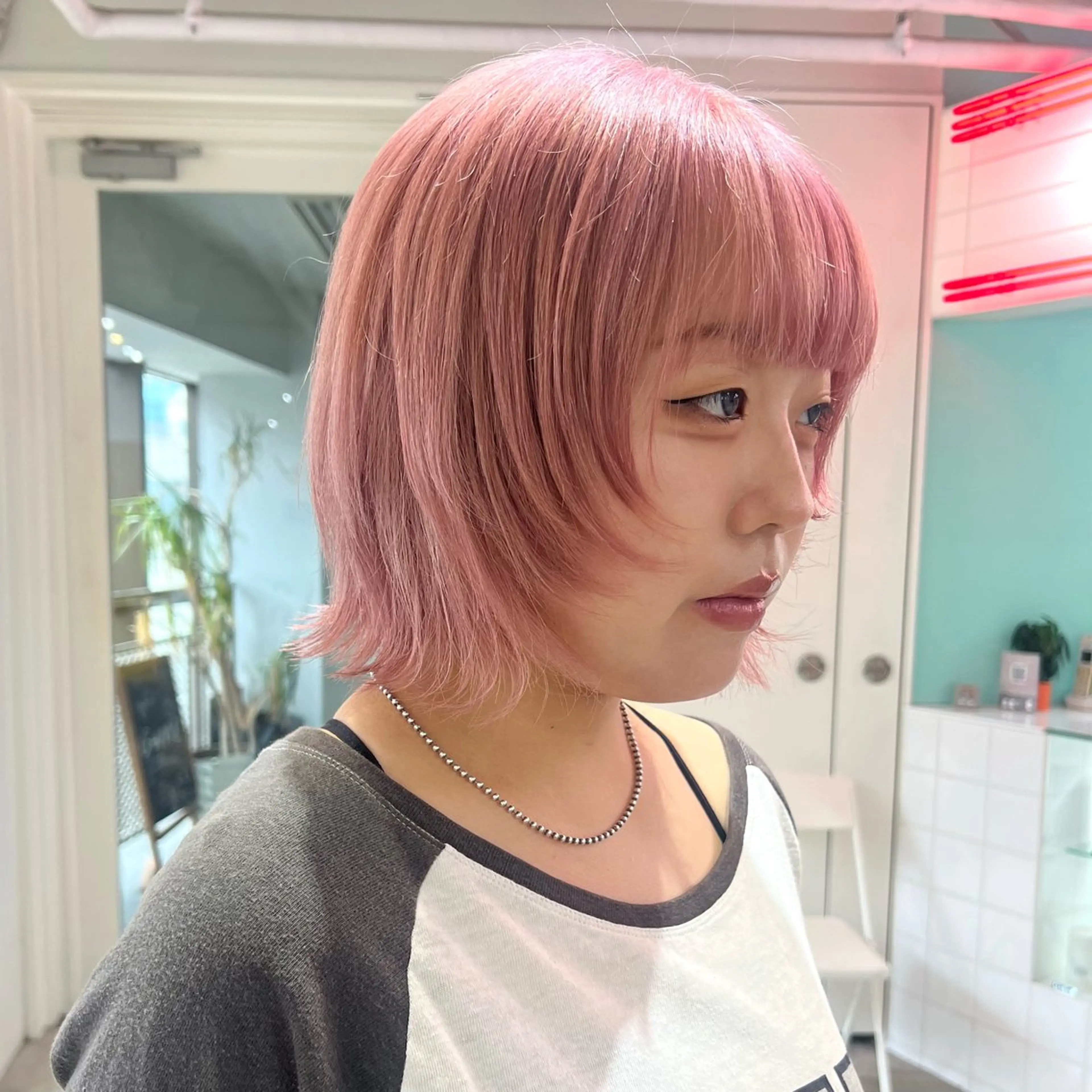 ショート カラー パーマ 🧨ブリーチー×ボブ レイヤー💎じゅえるのヘアスタイル