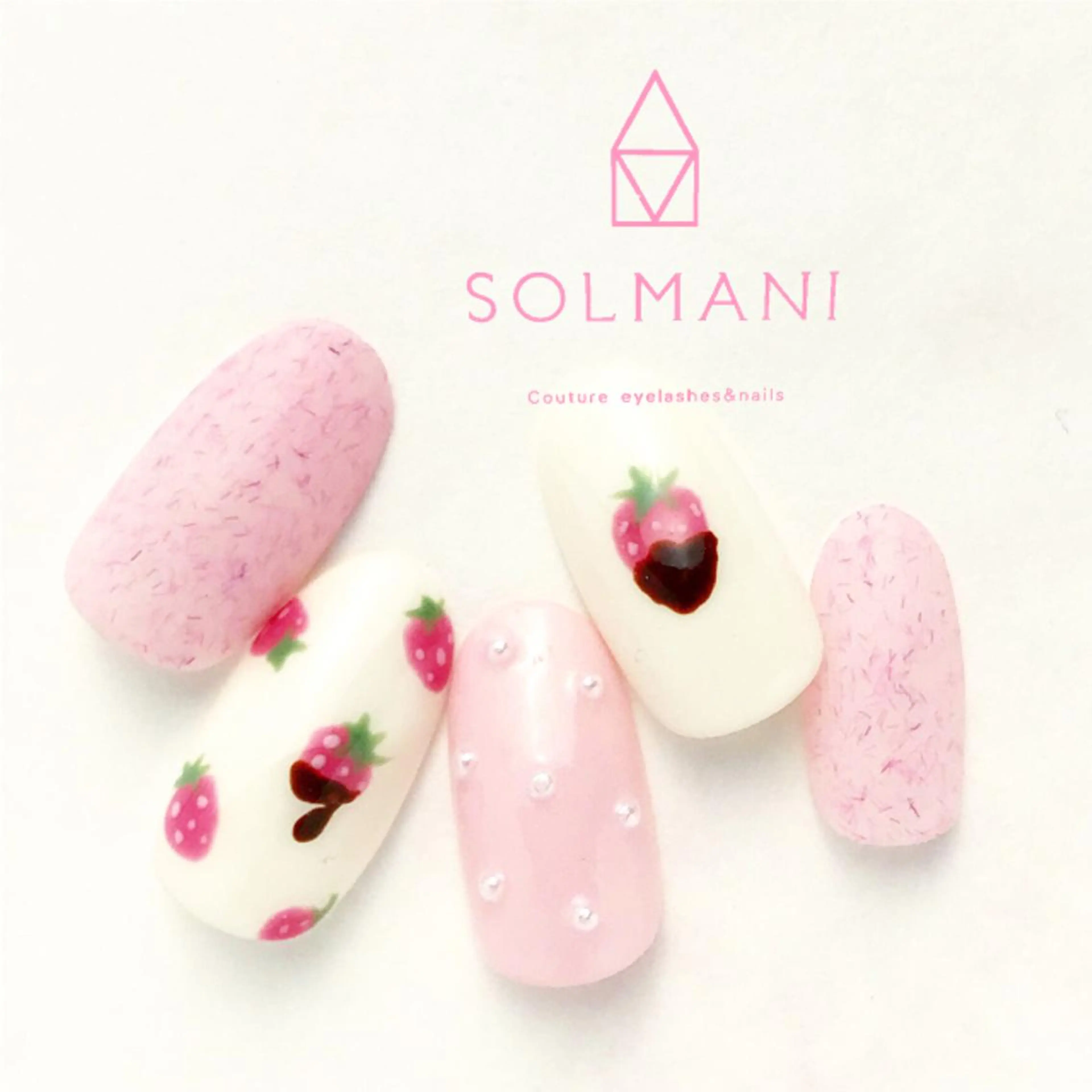 ネイル SOLMANI 予約担当のネイルデザイン