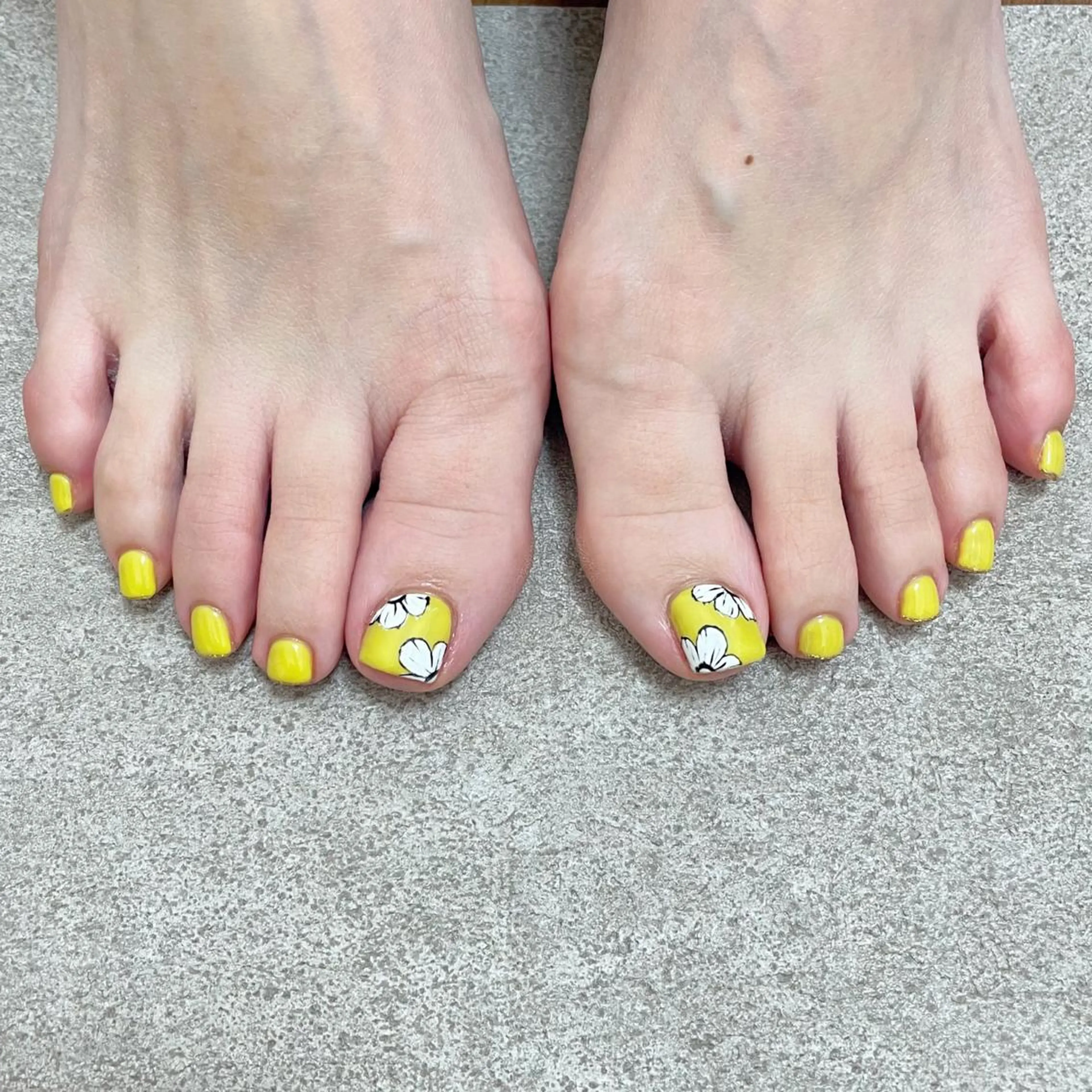 ネイル ラメ(グリッター) フットネイル nailroom DIASOMNIAのネイルデザイン