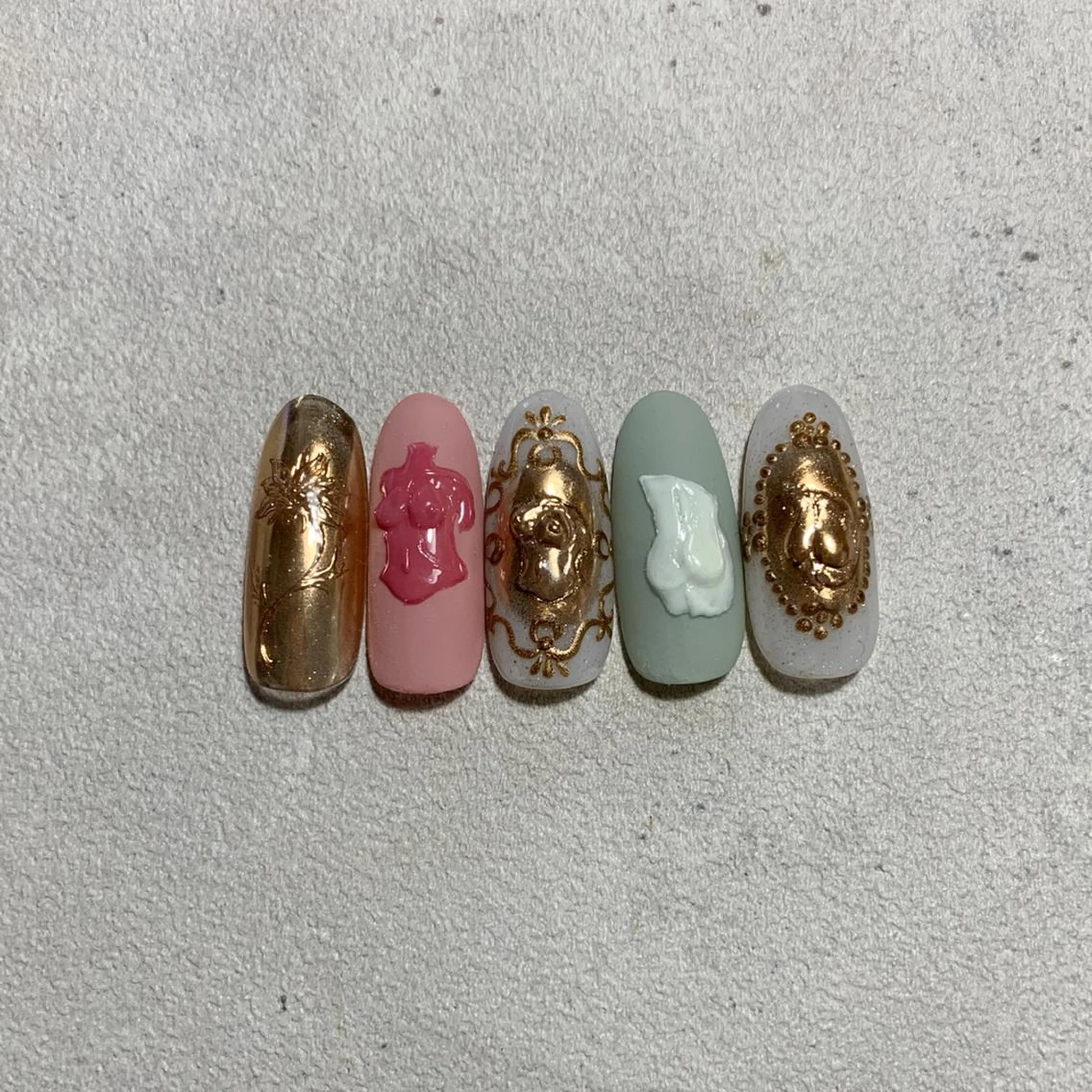 ネイル アートネイル atelier FIORITURA所属・FIORITURA aiのネイルデザイン