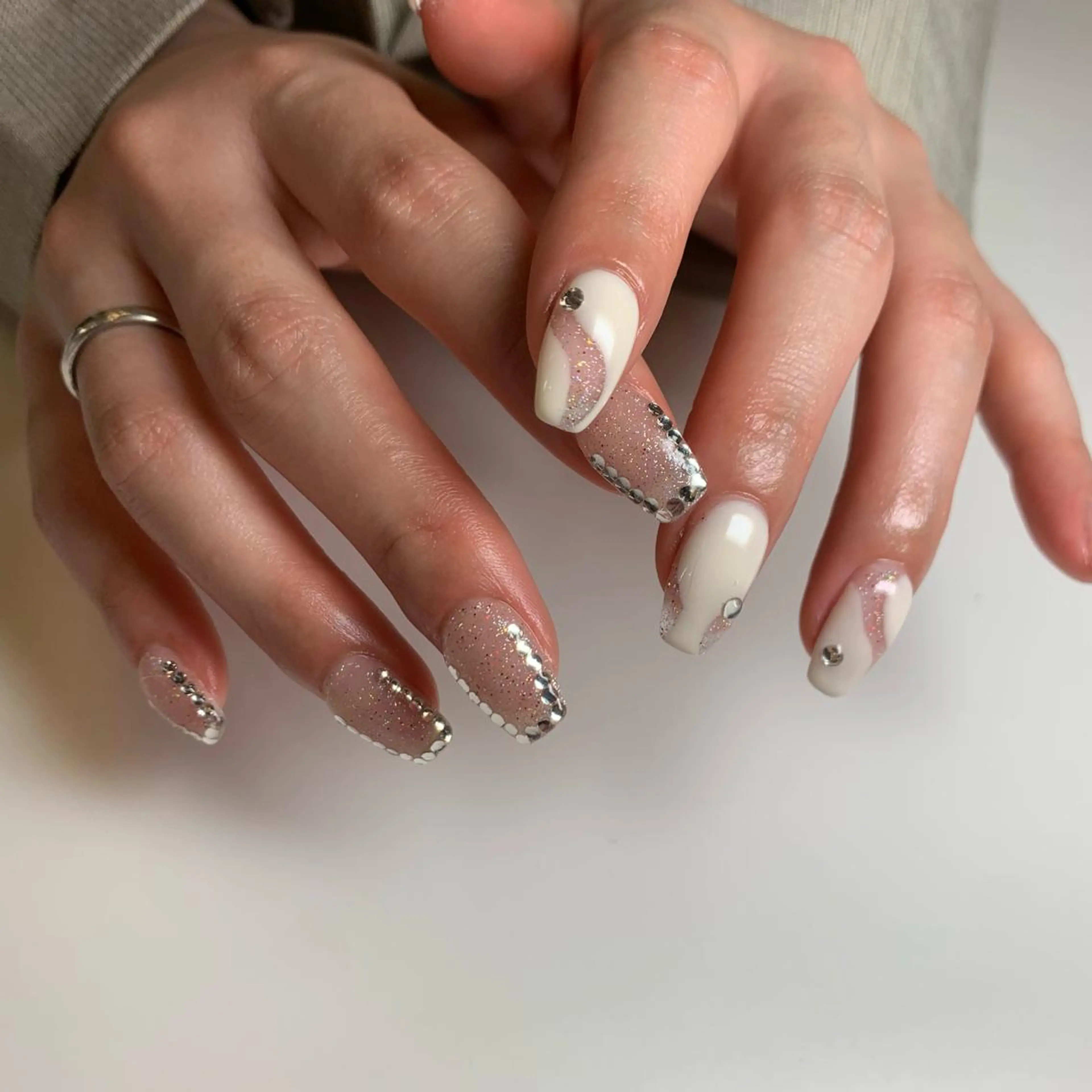 ネイル キラキラネイル 恒川 みなみのネイルデザイン