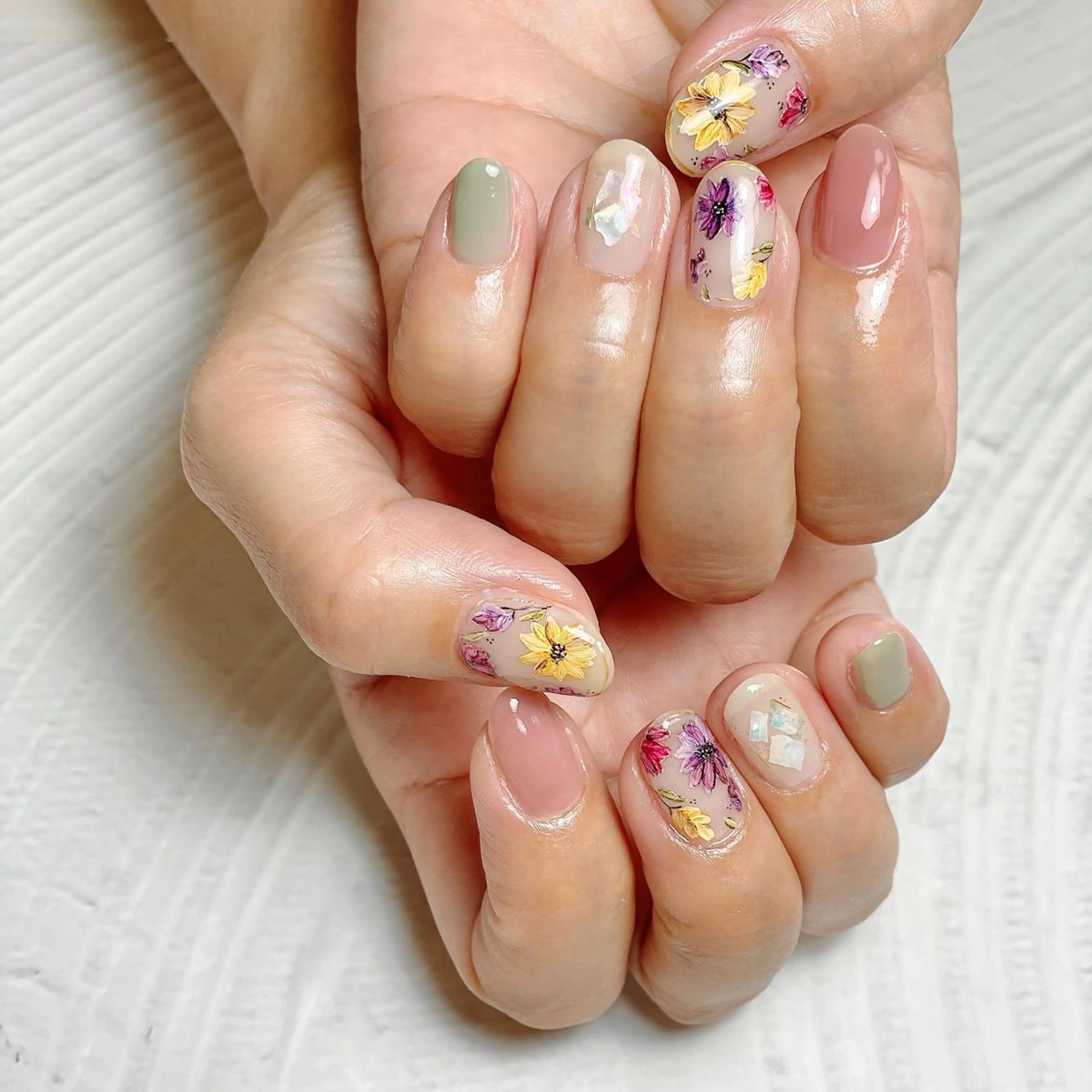 ネイル amulet TOMOMIのネイルデザイン